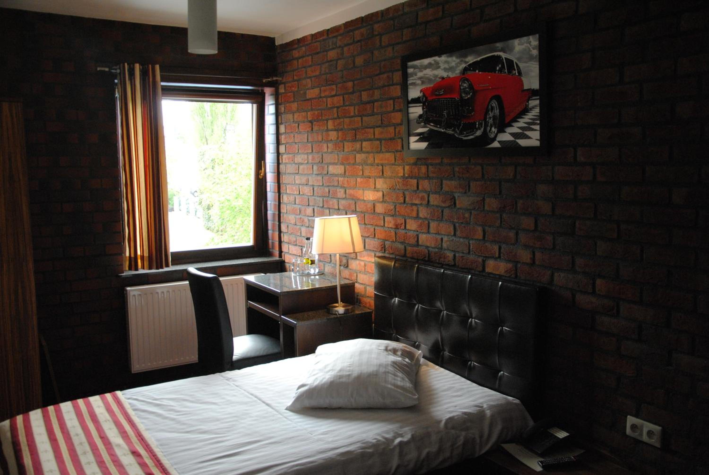 Double Room - Photo 11