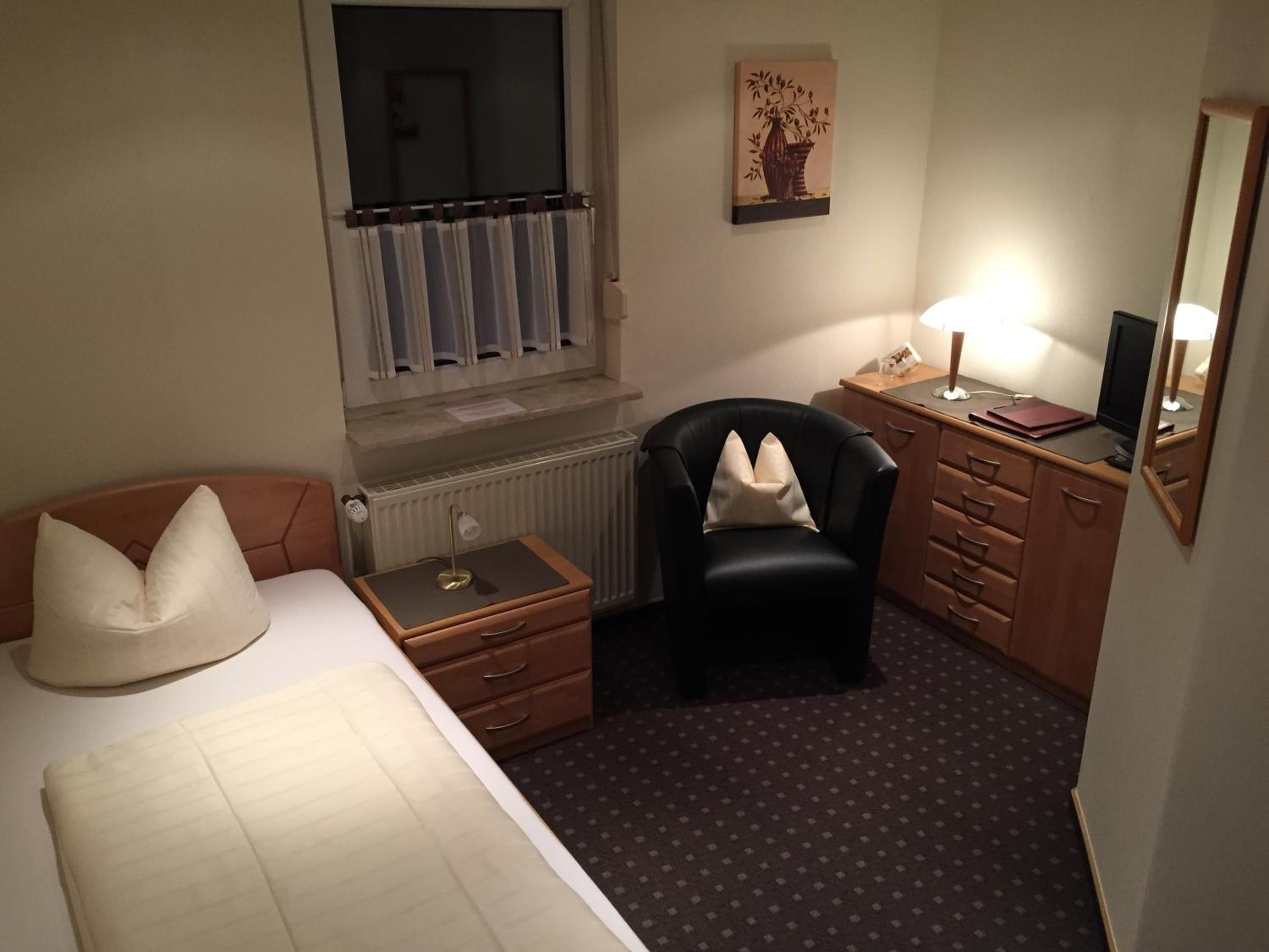 Single Room photo 2