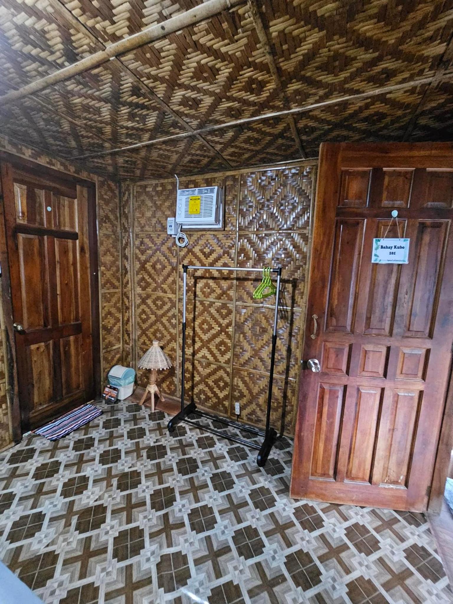 Queen Room with Balcony photo 2
