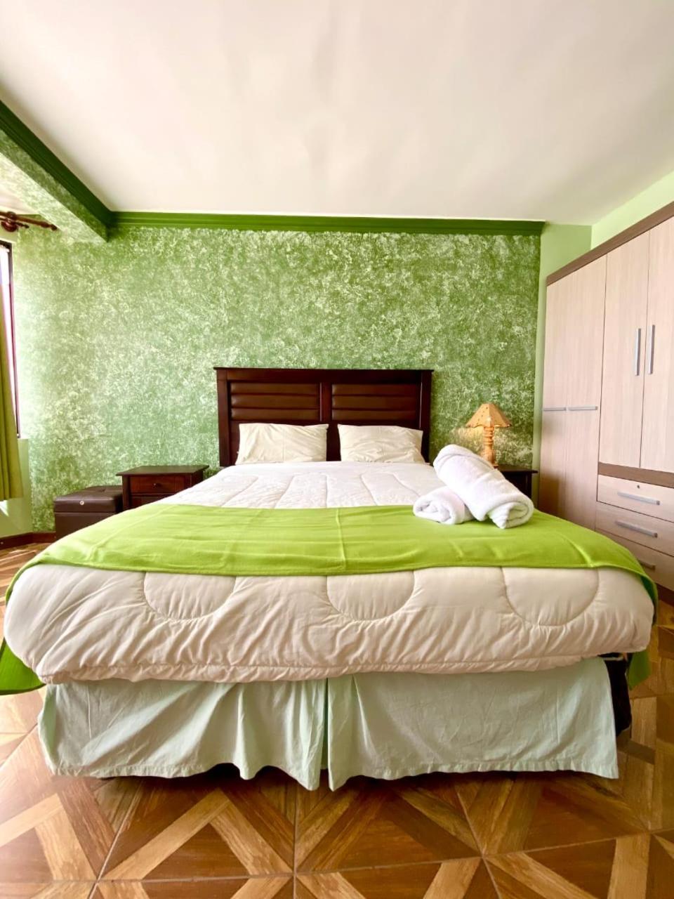 Double Room with Shared Bathroom photo 3