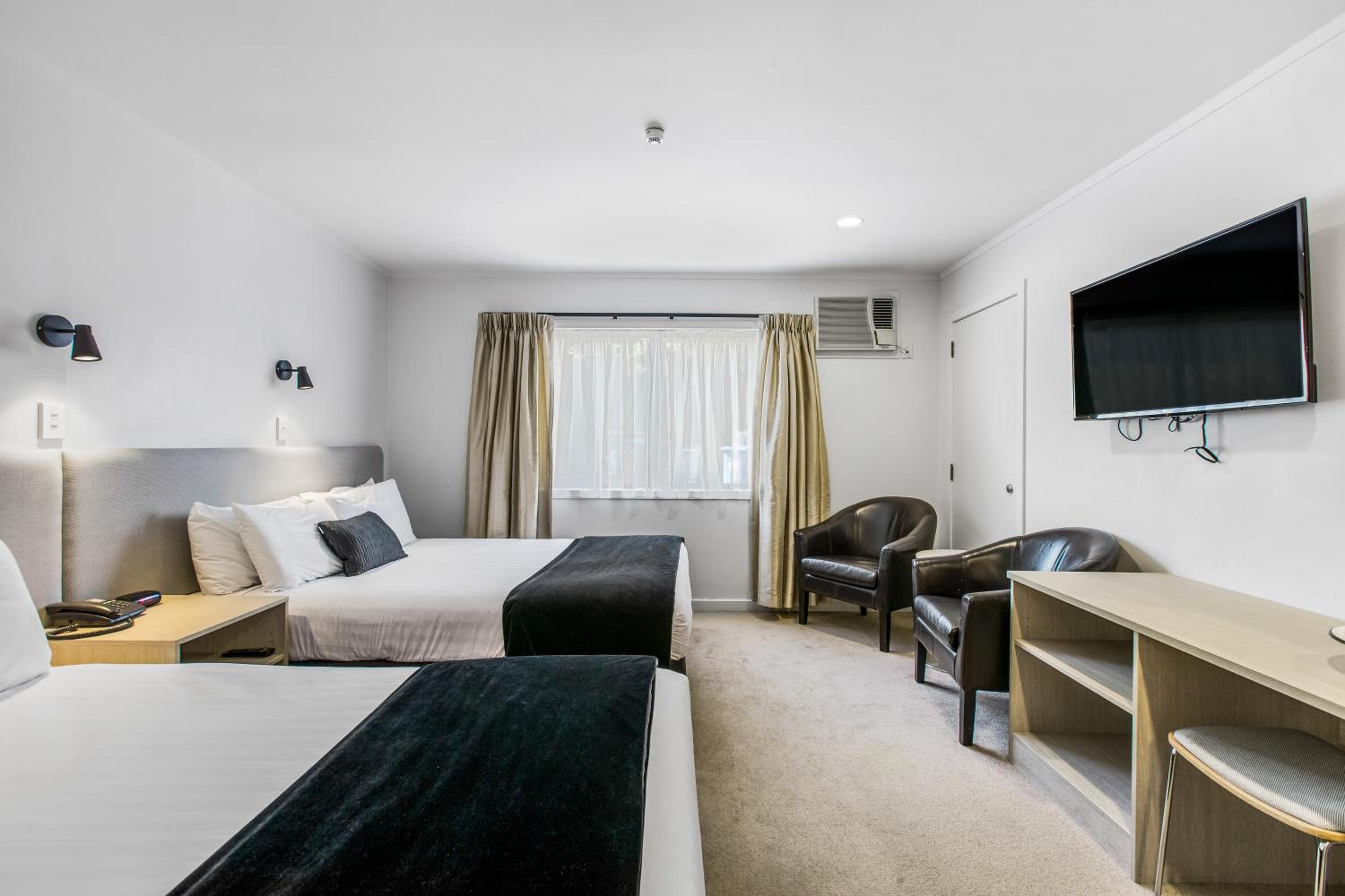 Deluxe Double or Twin Room - Photo 2