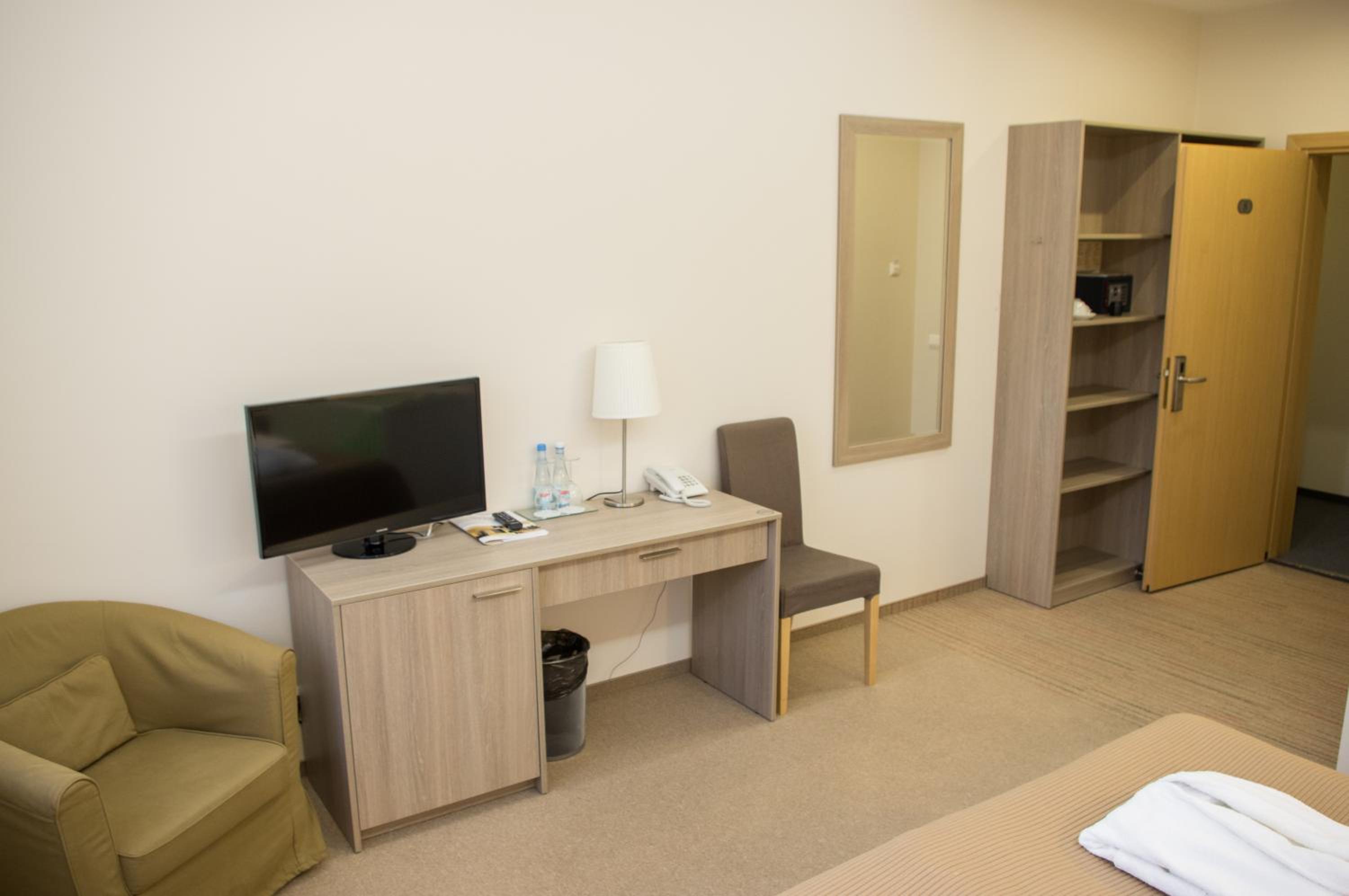 Large Double Room with Spa Access  - Photo 3