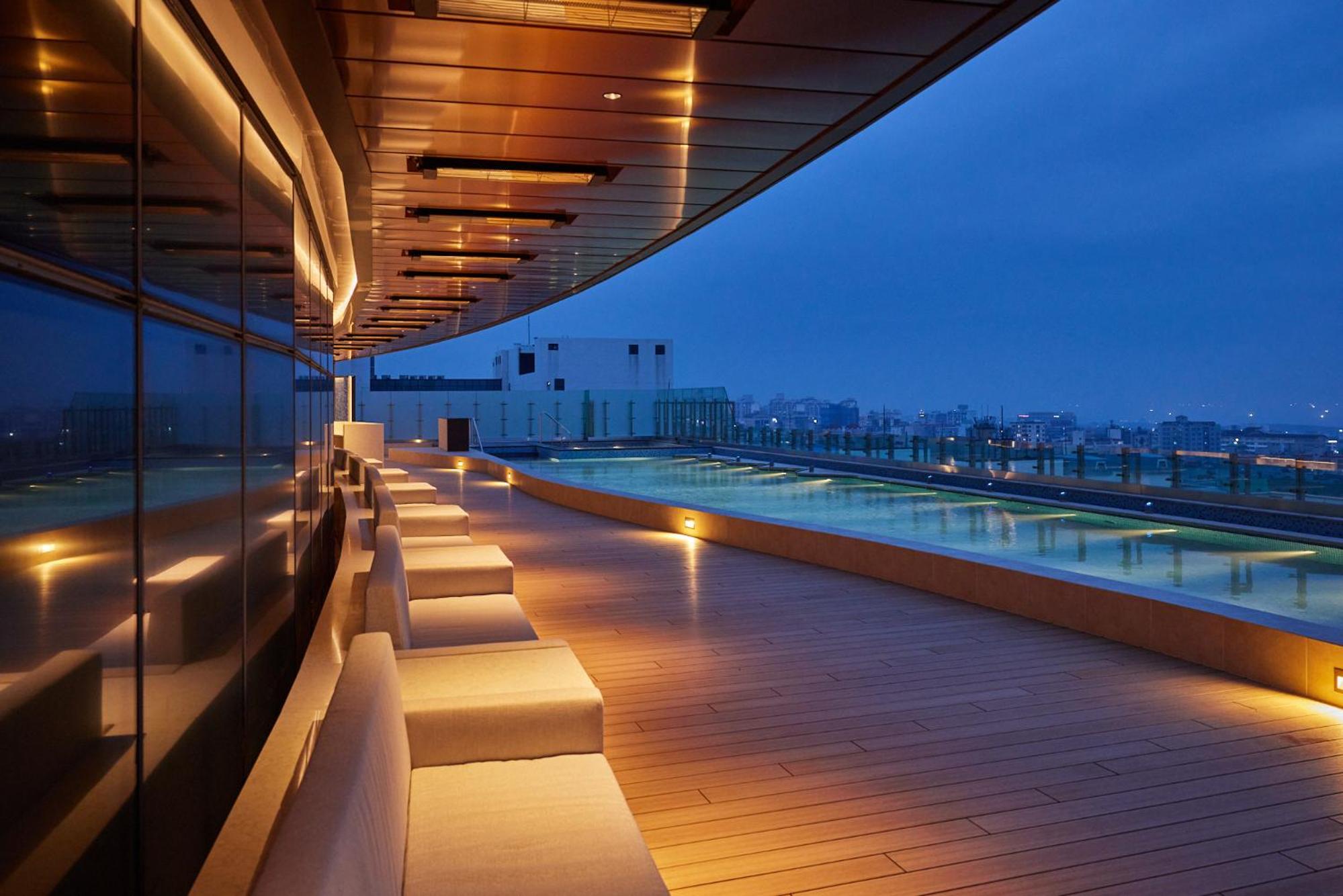 [Outdoor Pool PKG] Deluxe Double Room - Pool Access for 2 (1st Part) photo 2