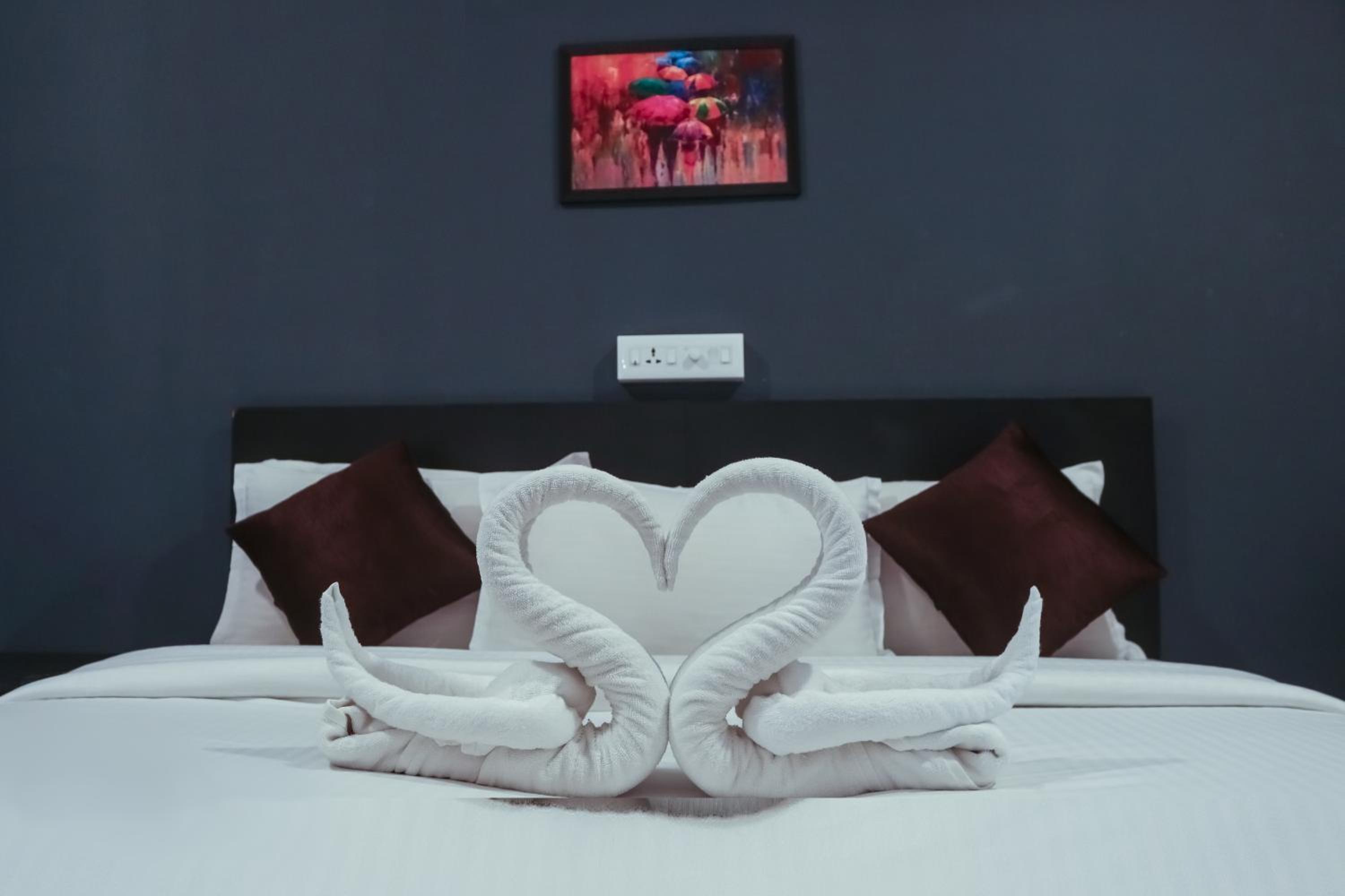Deluxe Double Room - Photo 12