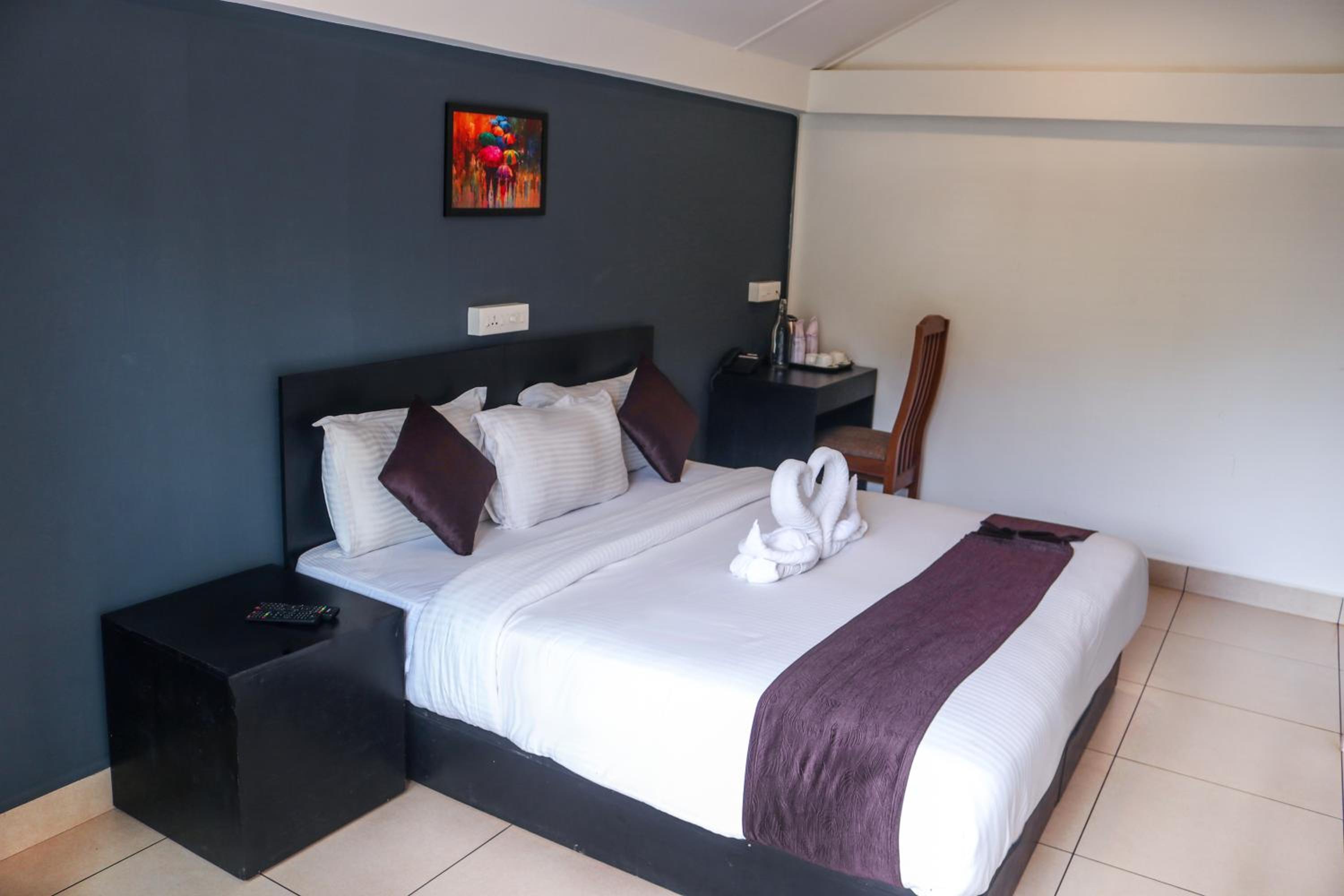 Deluxe Double Room - Photo 11