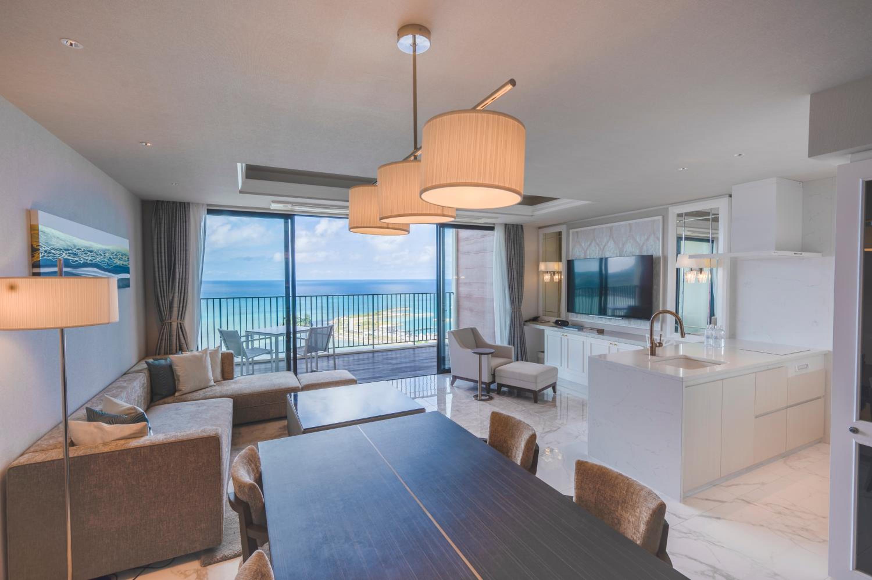 Luxury Suite - Photo 5