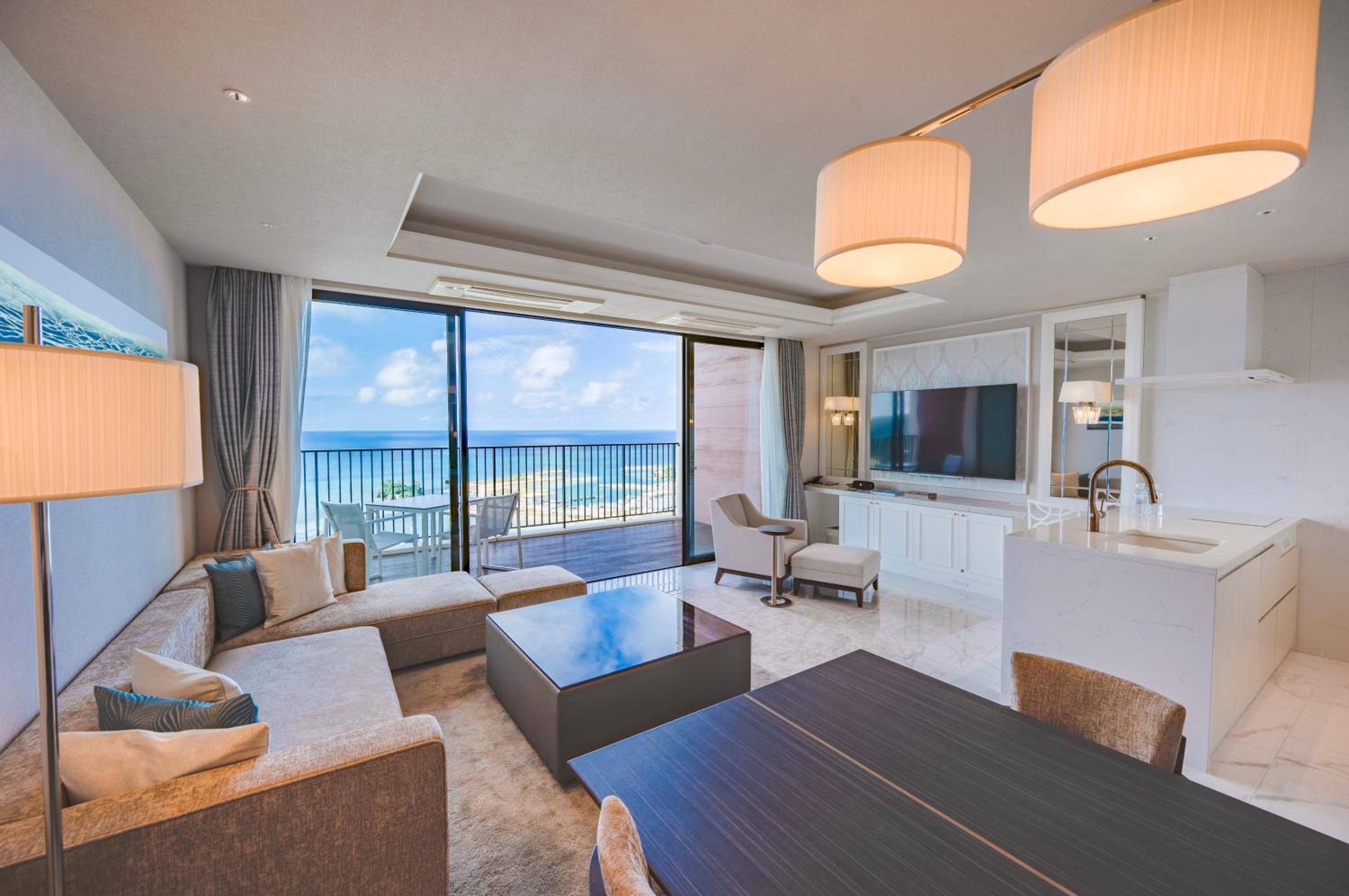 Luxury Suite - Photo 1