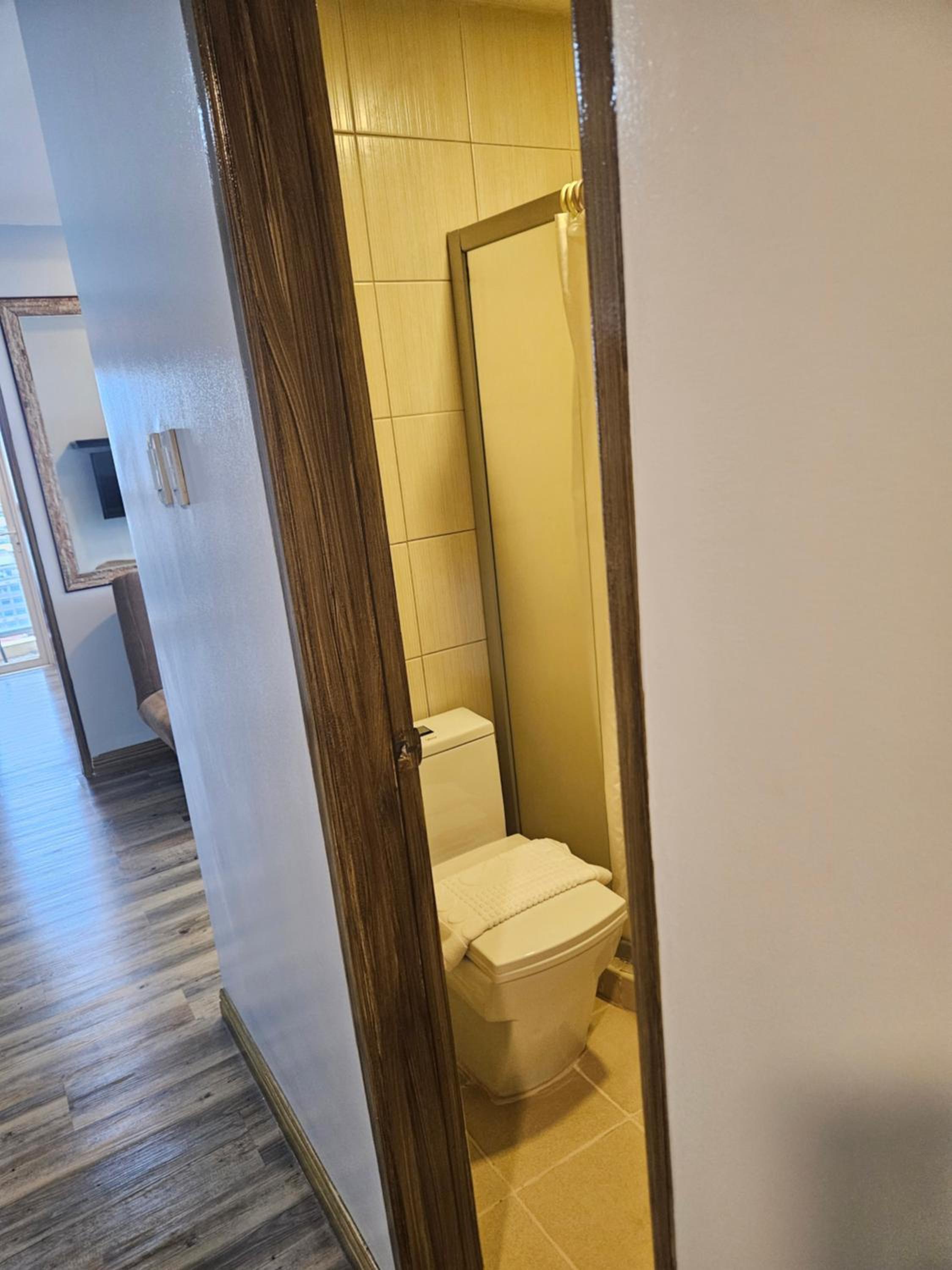 Luxury One Bedroom - Photo 8