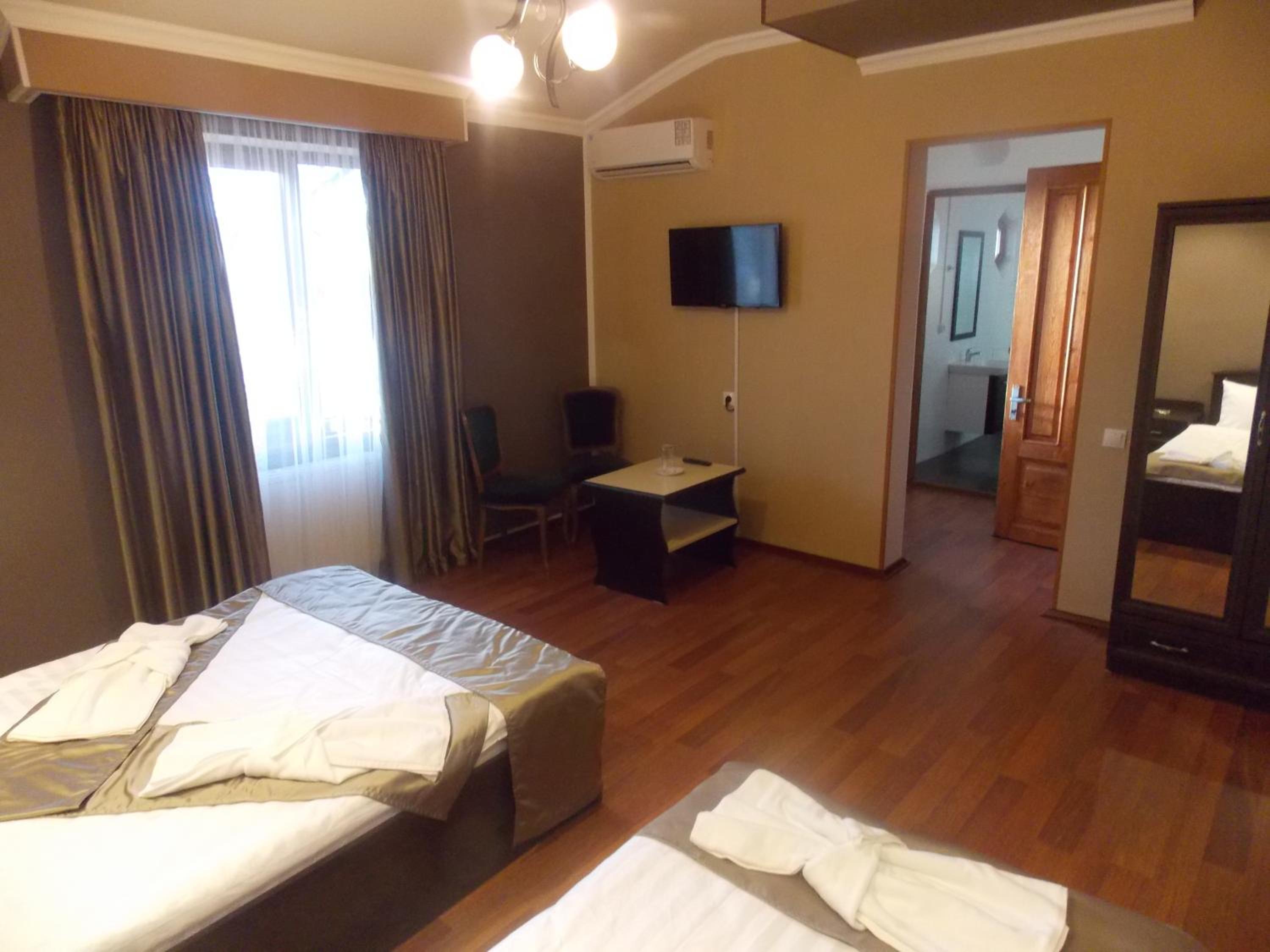 Suite with Balcony photo 2