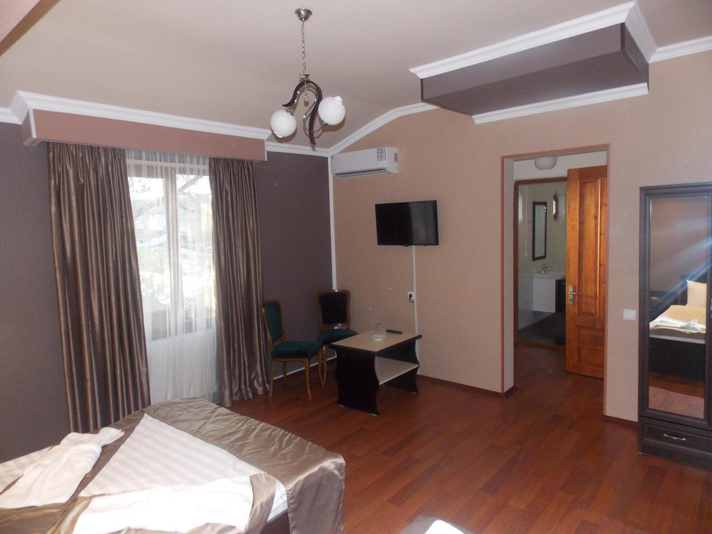 Suite with Balcony photo 3
