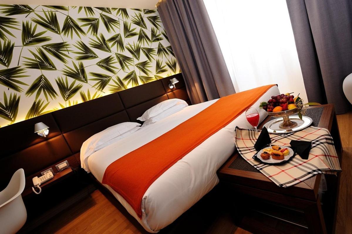 Deluxe Double or Twin Room - Photo 8
