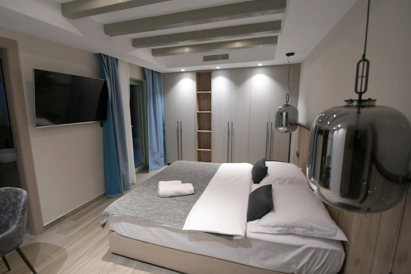 Villa photo 1