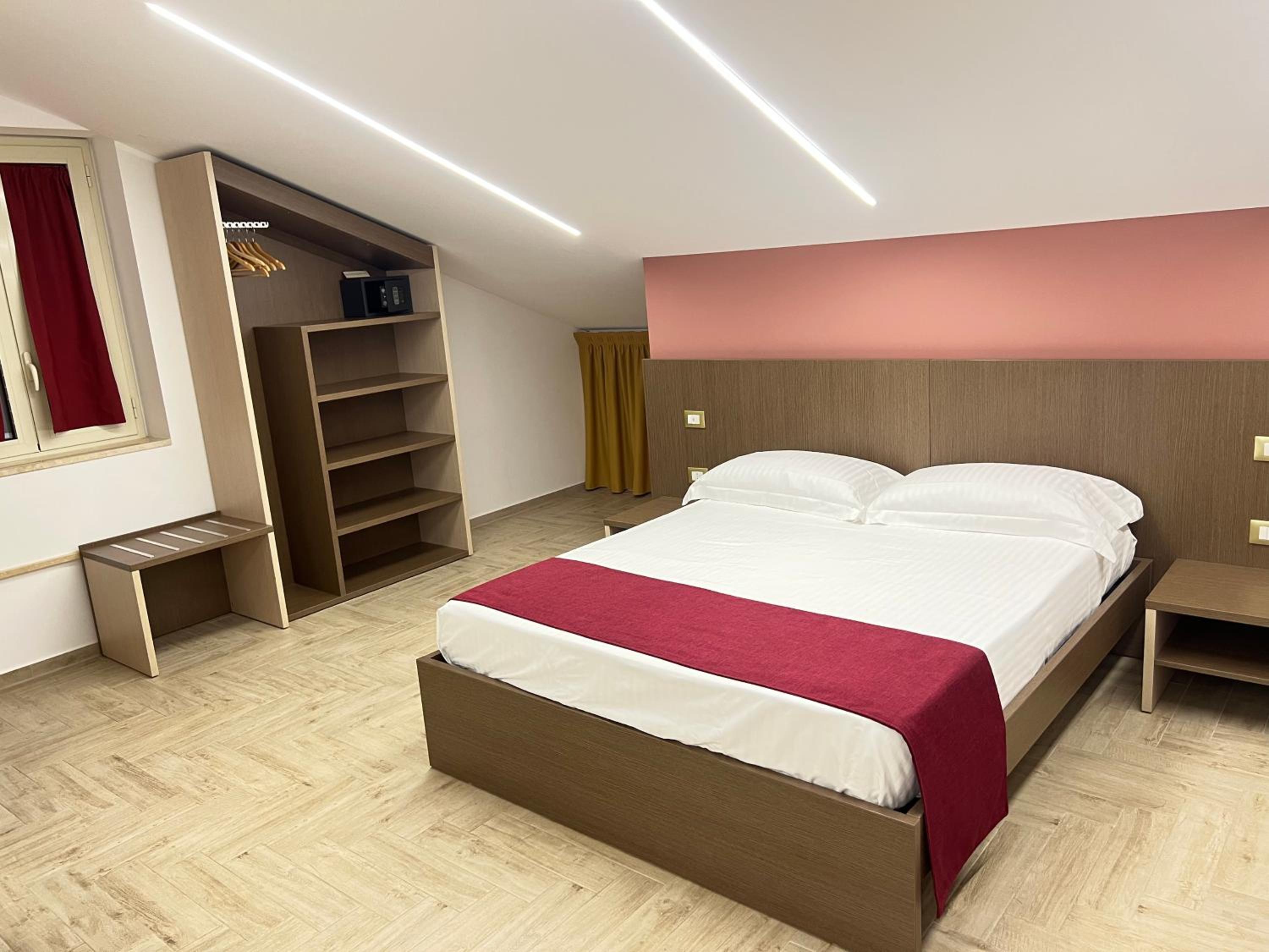 Quadruple Room - Photo 2