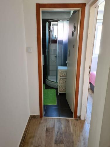 One-Bedroom Apartment - Photo 27