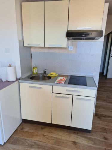 One-Bedroom Apartment - Photo 17