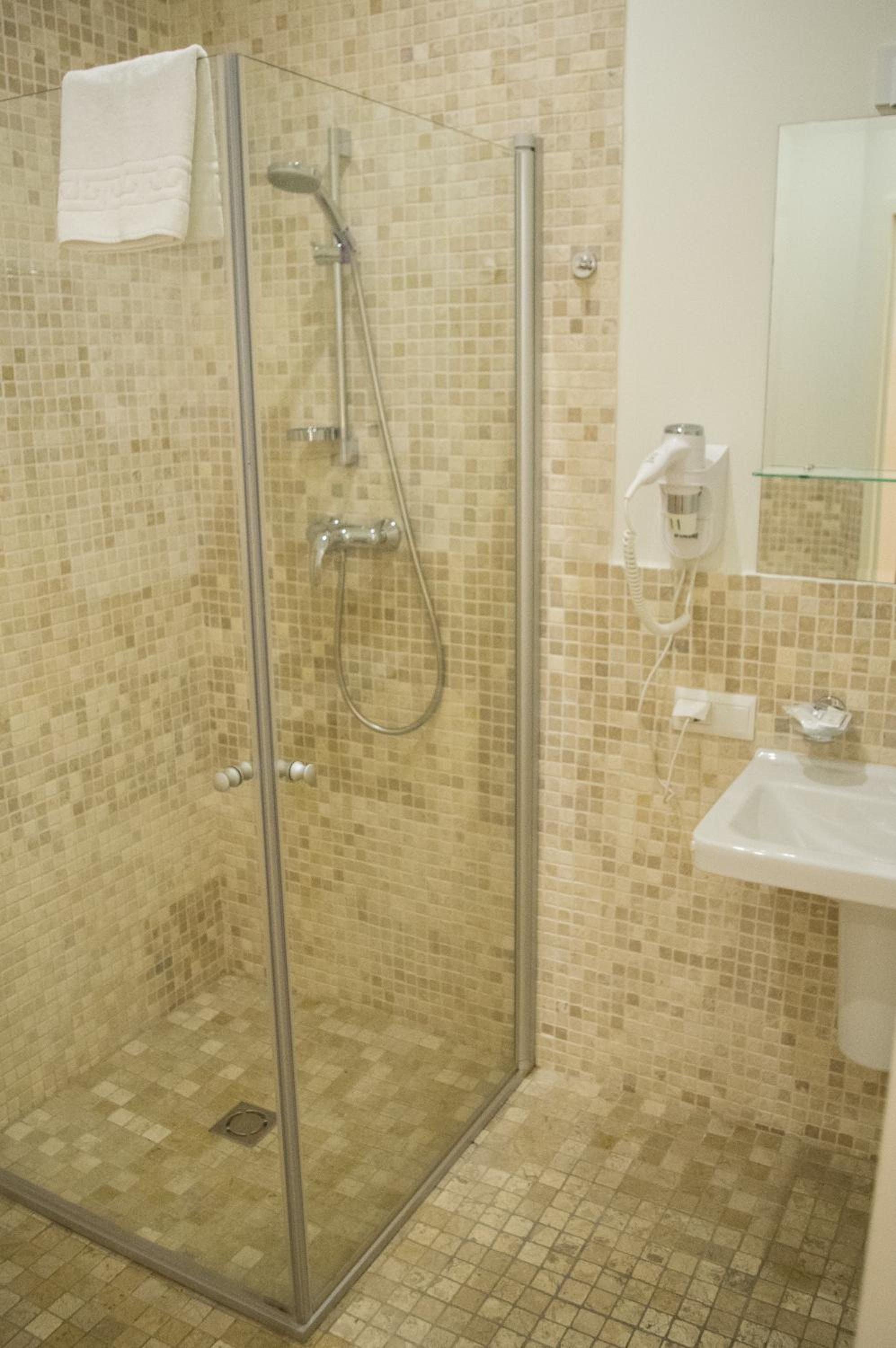 Family Apartment with Kitchenette with Spa Access - Photo 5