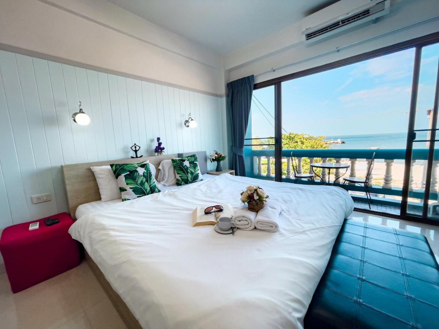 Double Room with Balcony and Sea View