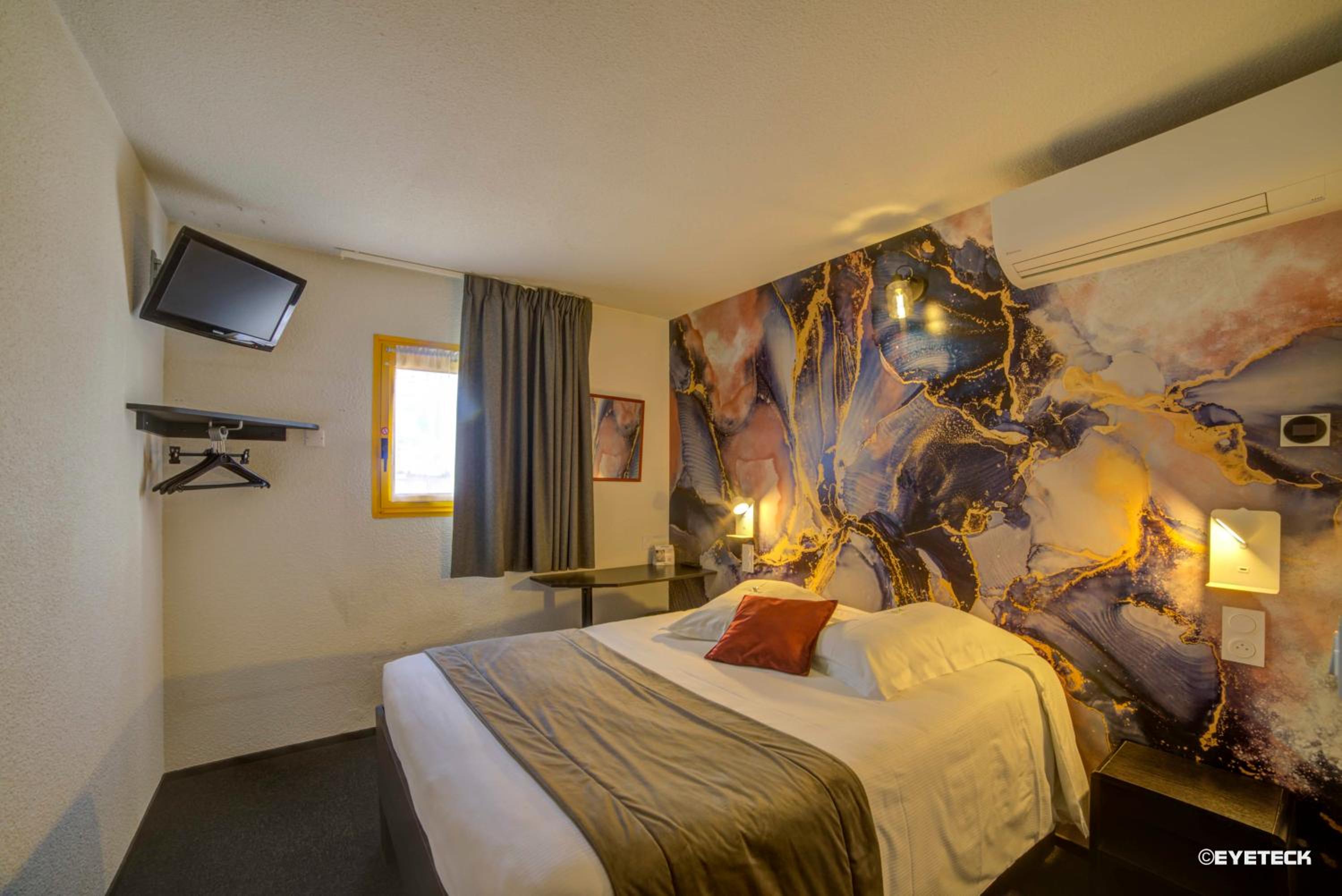 Double Room - Photo 10