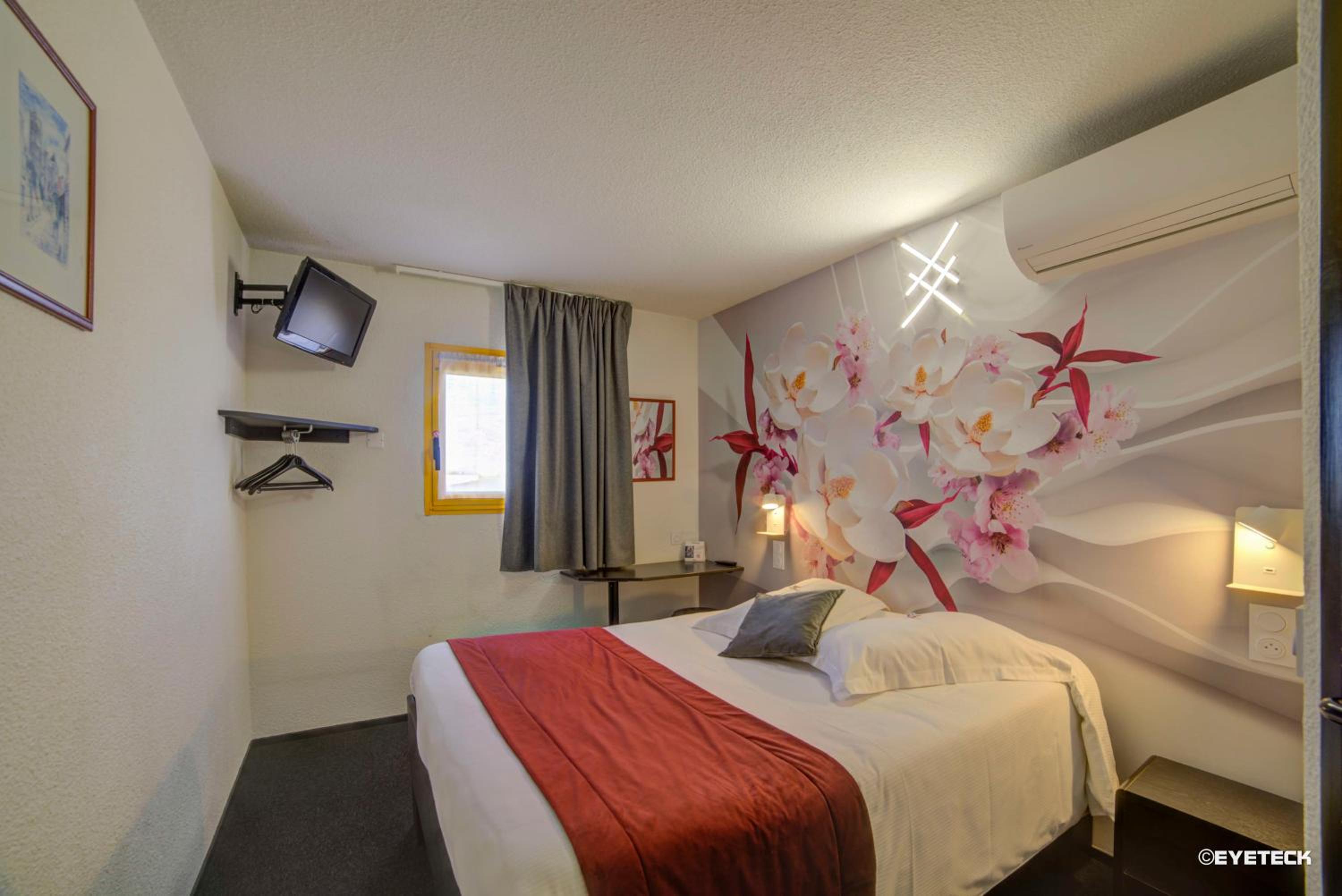 Double Room - Photo 8