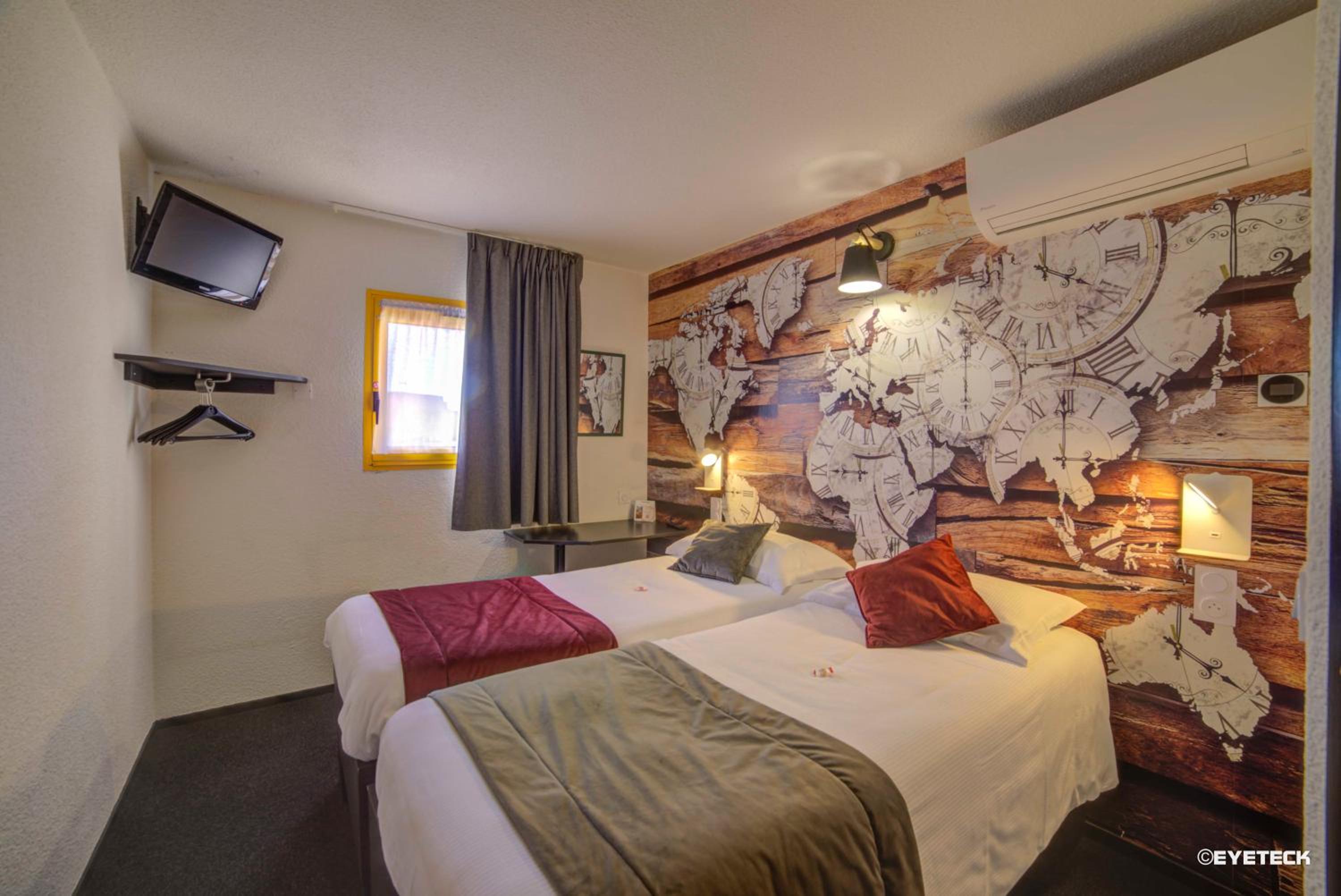 Twin Room - Photo 2