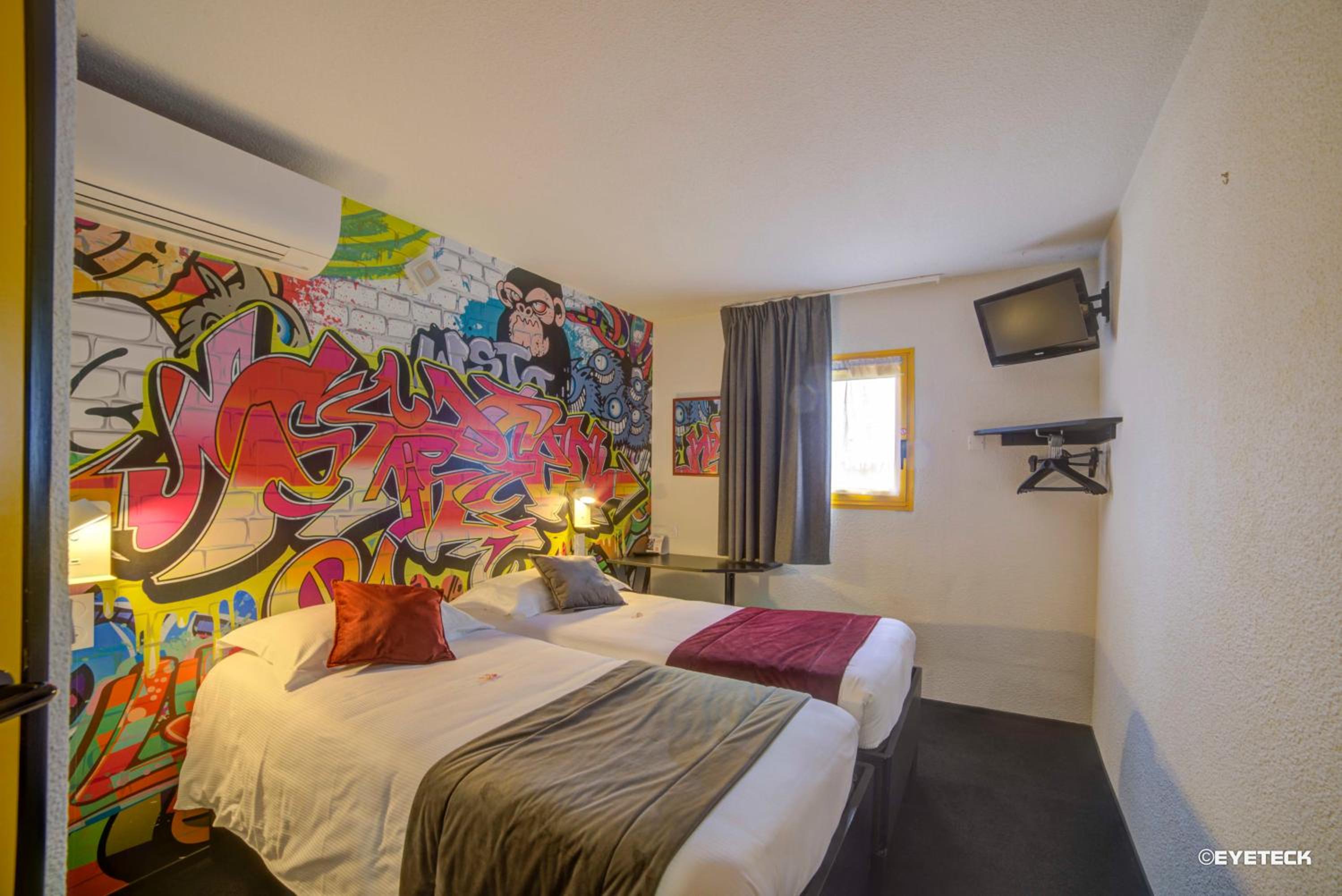Twin Room - Photo 5