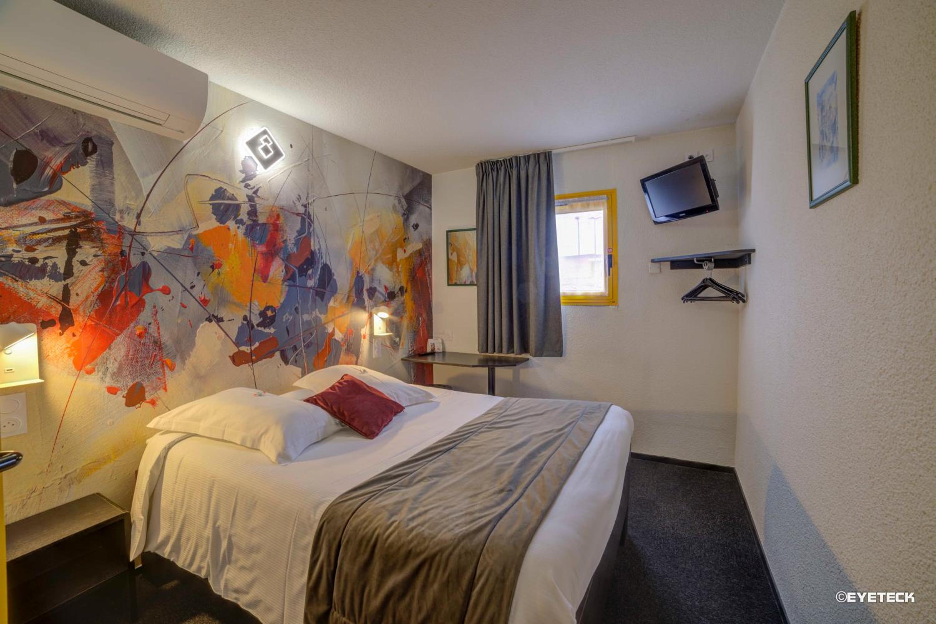 Double Room - Photo 22