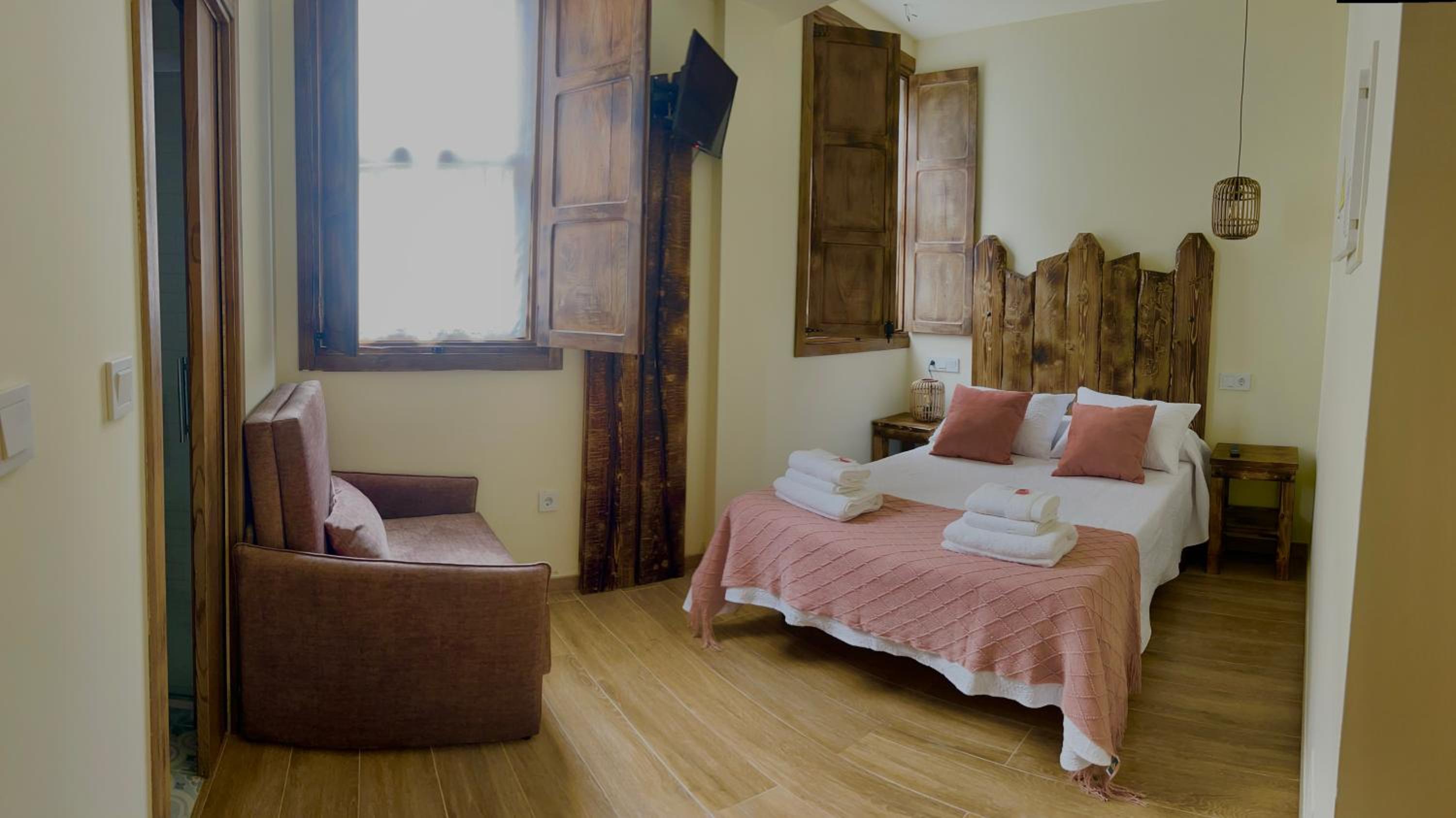 Double Room with Private Bathroom photo 2