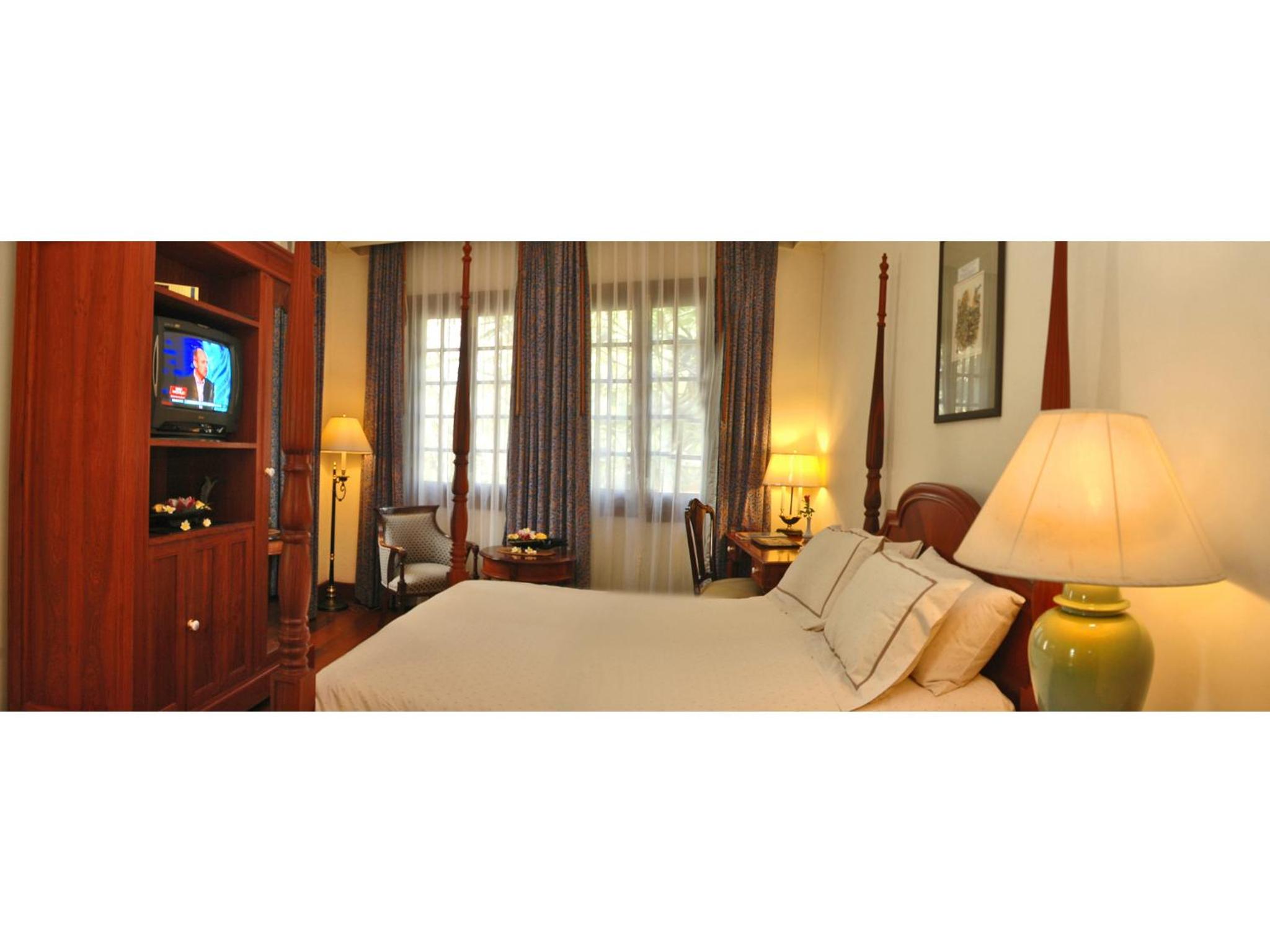 Standard Queen Room