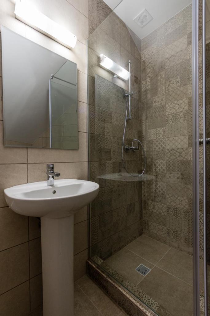 Double Room - Photo 3