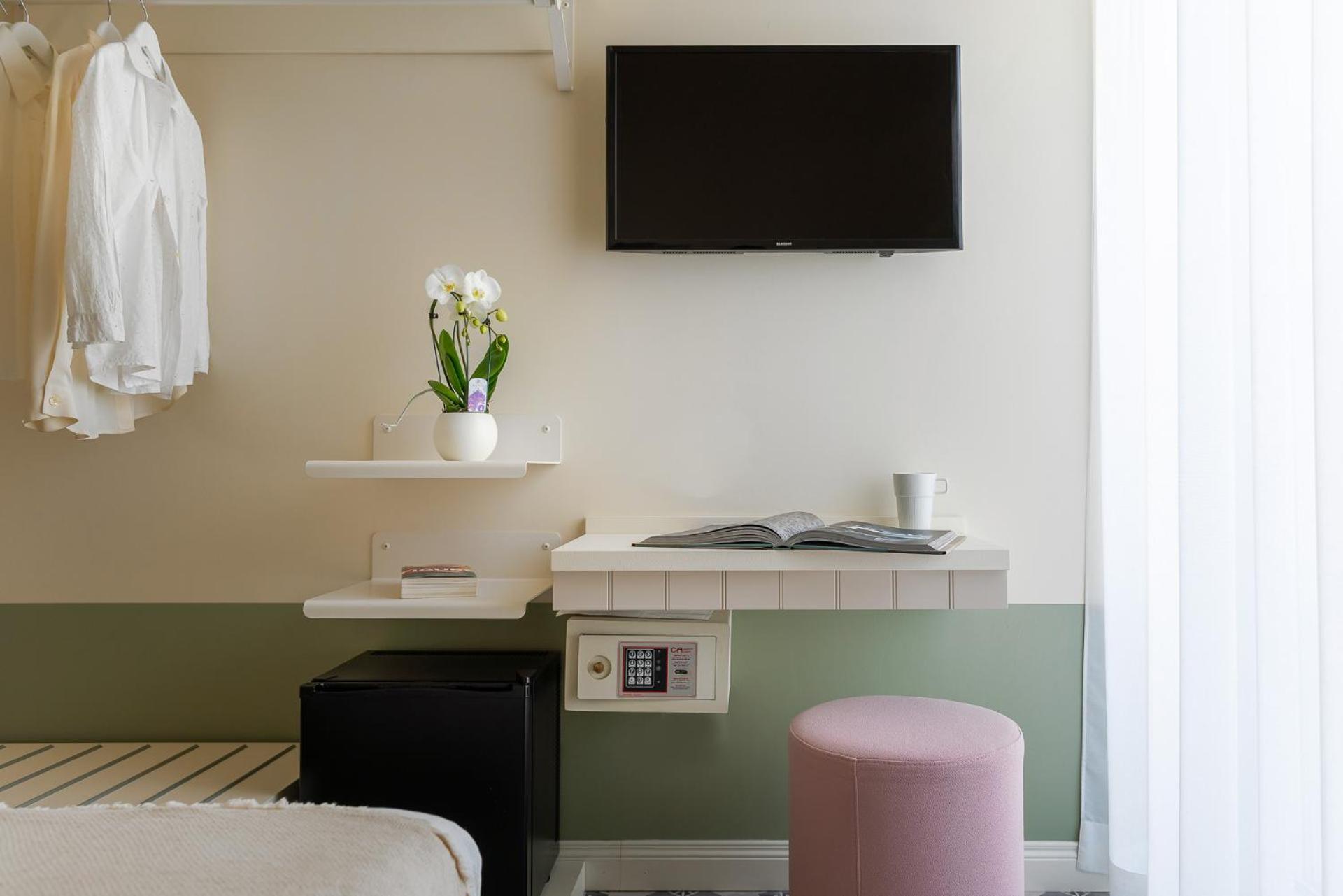 Small Double Room - Photo 1