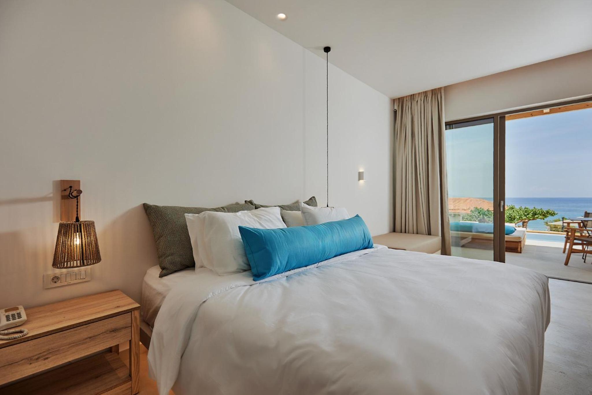 Junior Suite with Private Pool and Seaview
