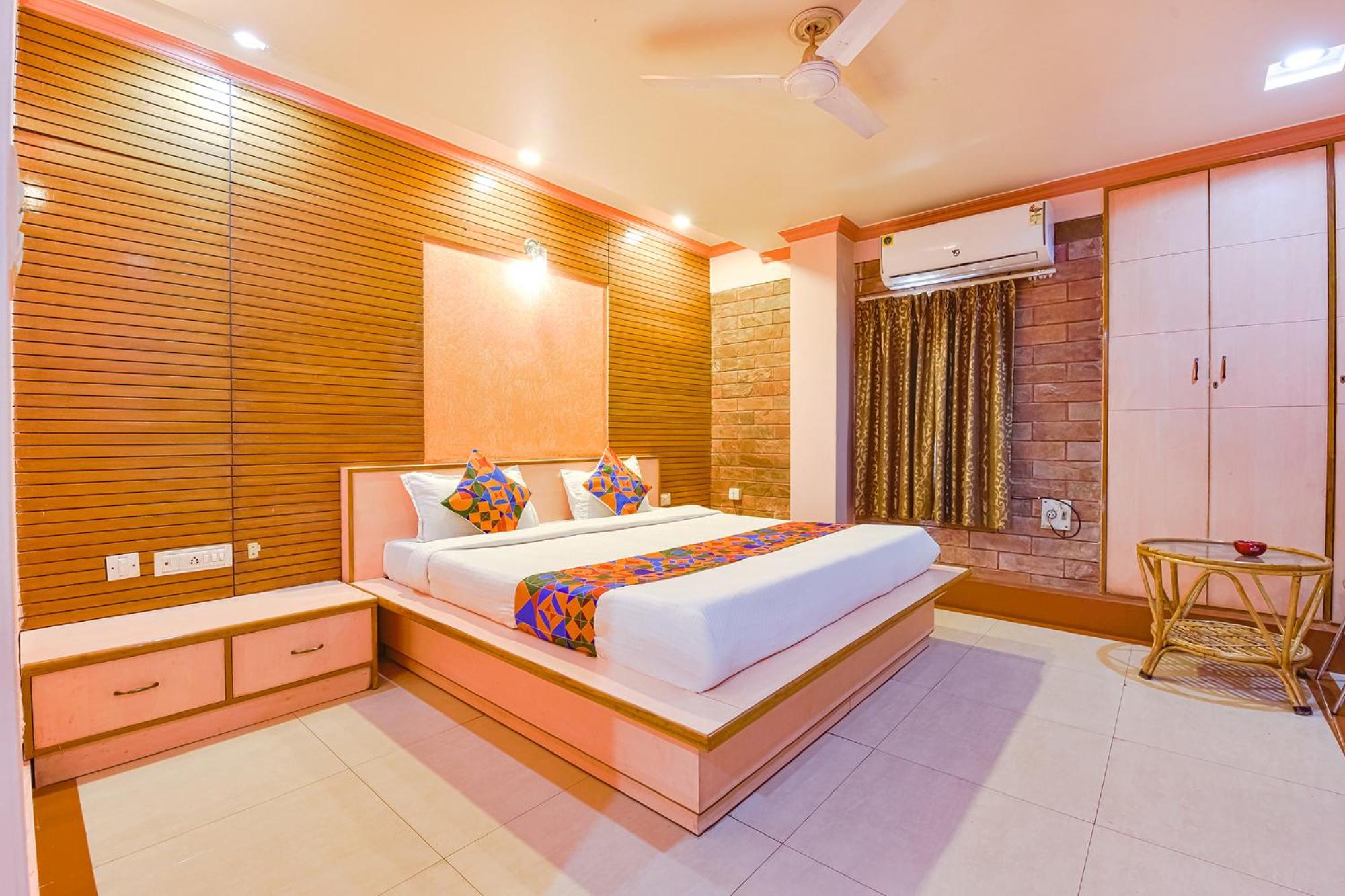 Deluxe Room - Photo 1