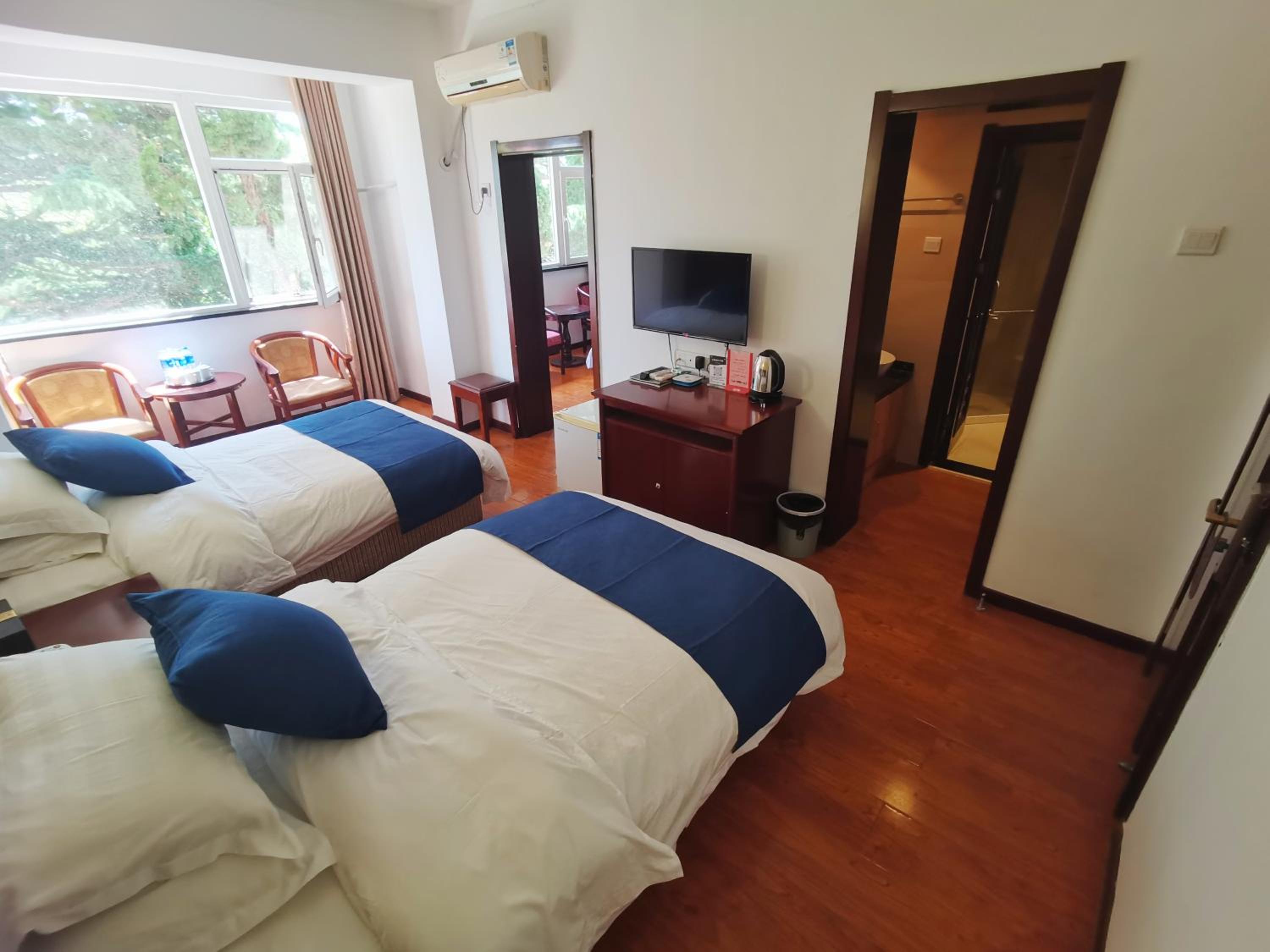 Superior Family Suite photo 1