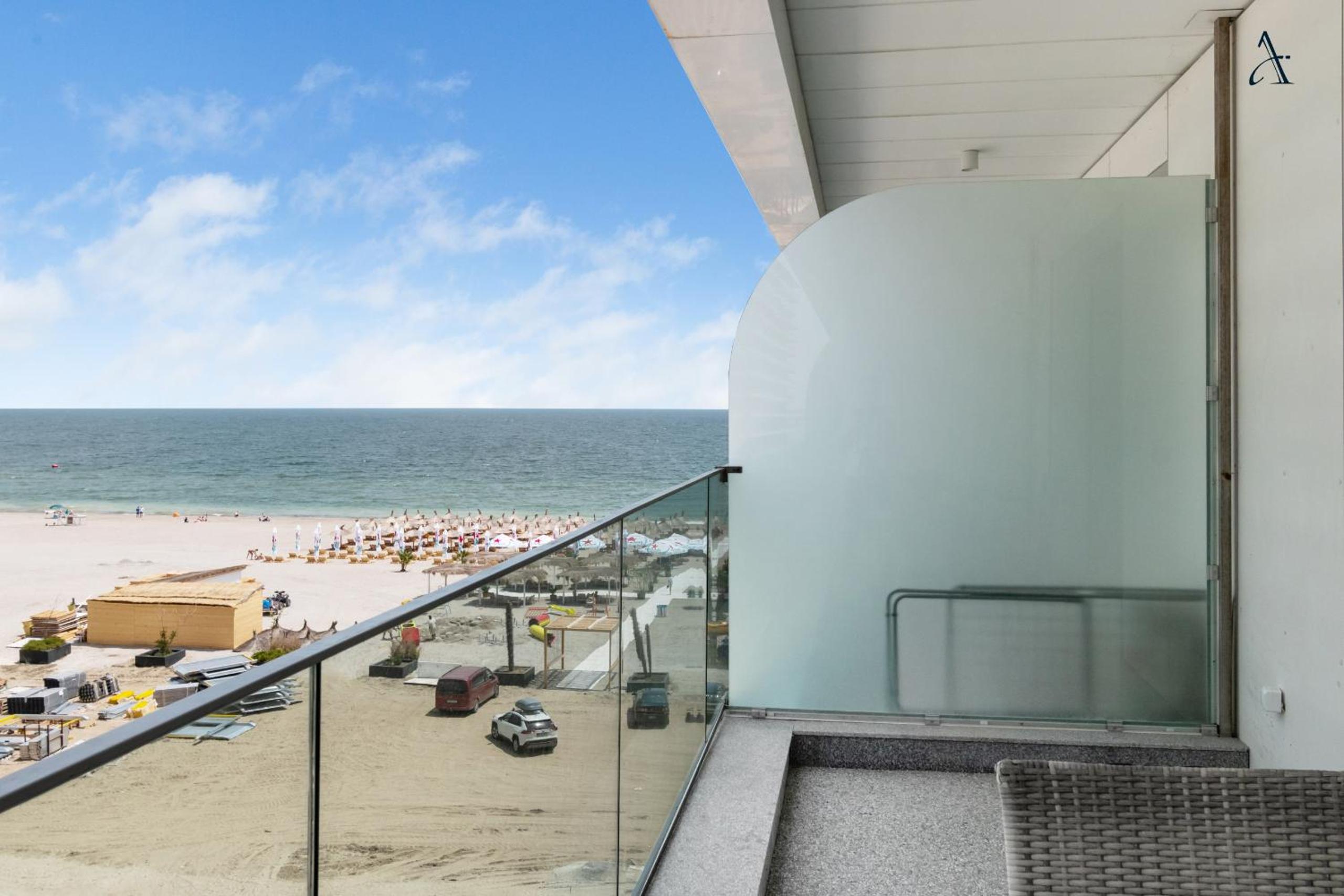 Studio with Balcony photo 2