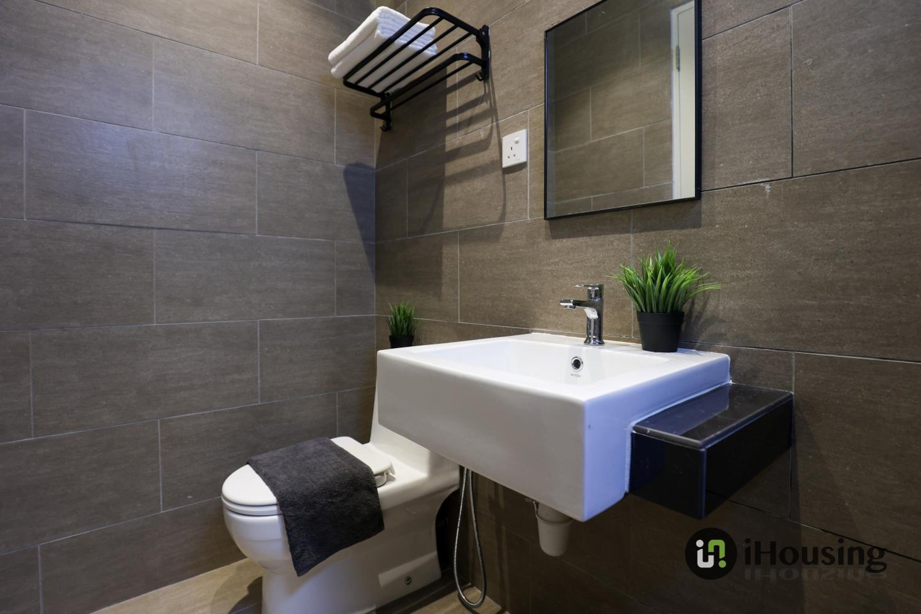 Three-Bedroom Apartment - Photo 17