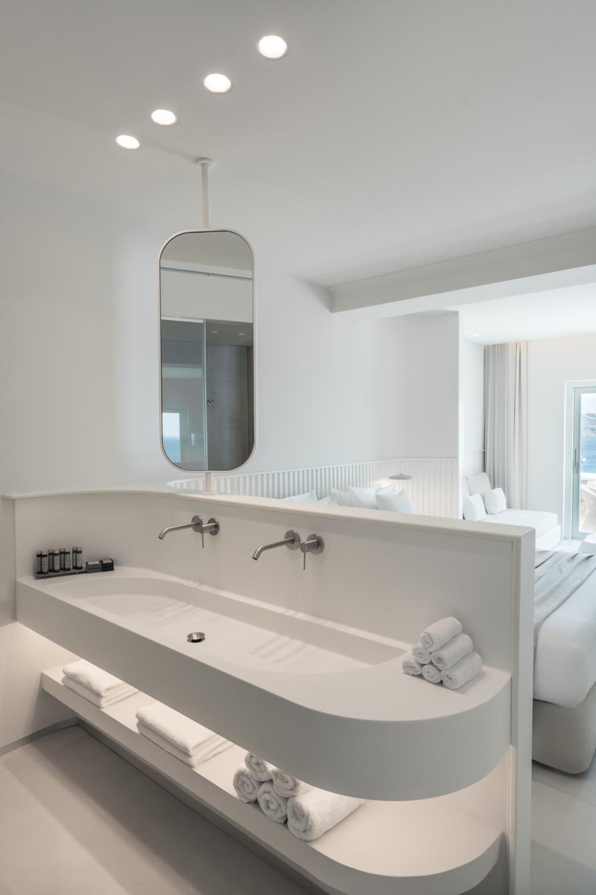 Superior Suite with Sea View - Photo 4