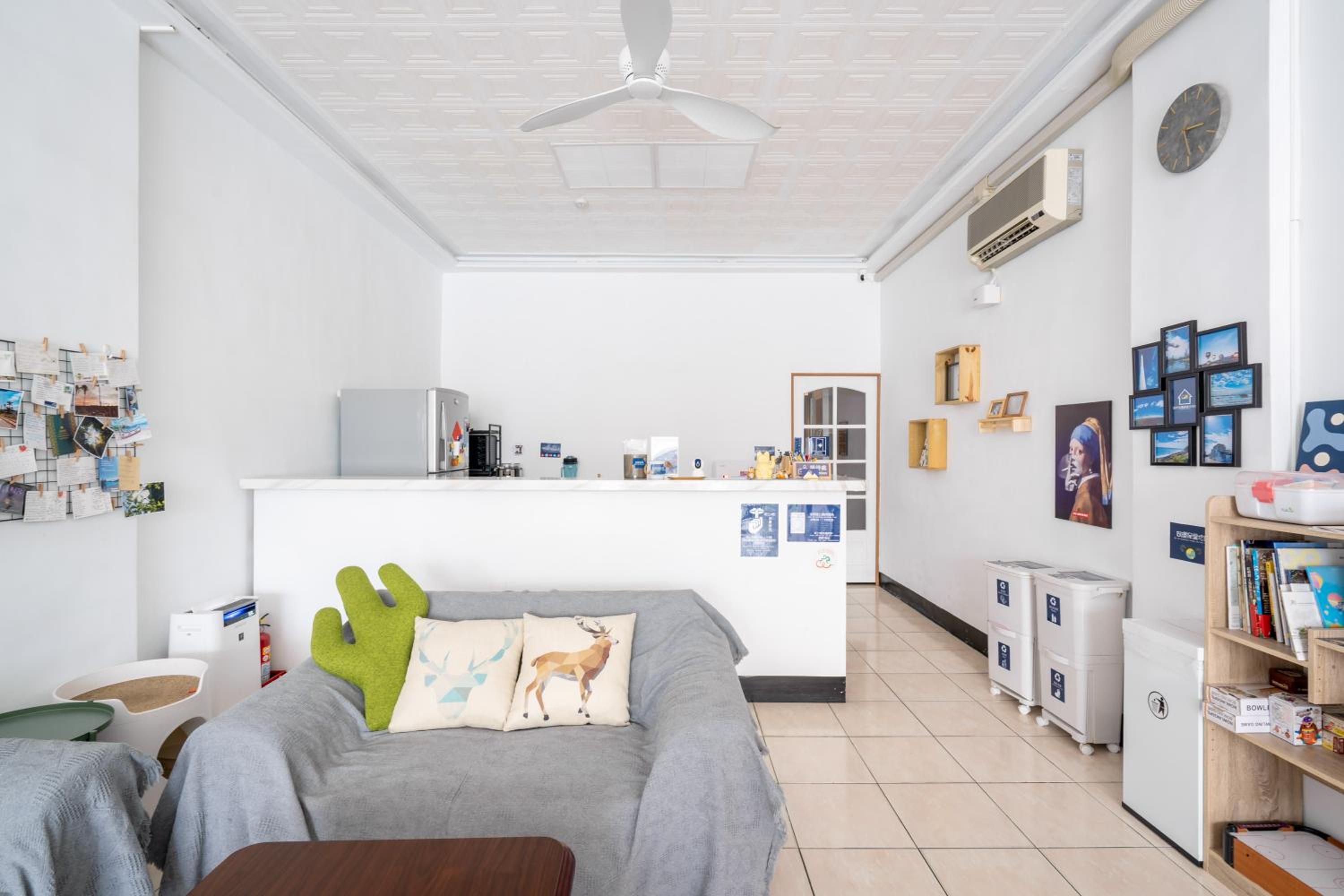 Double Room with Private Bathroom - No Window - Photo 21
