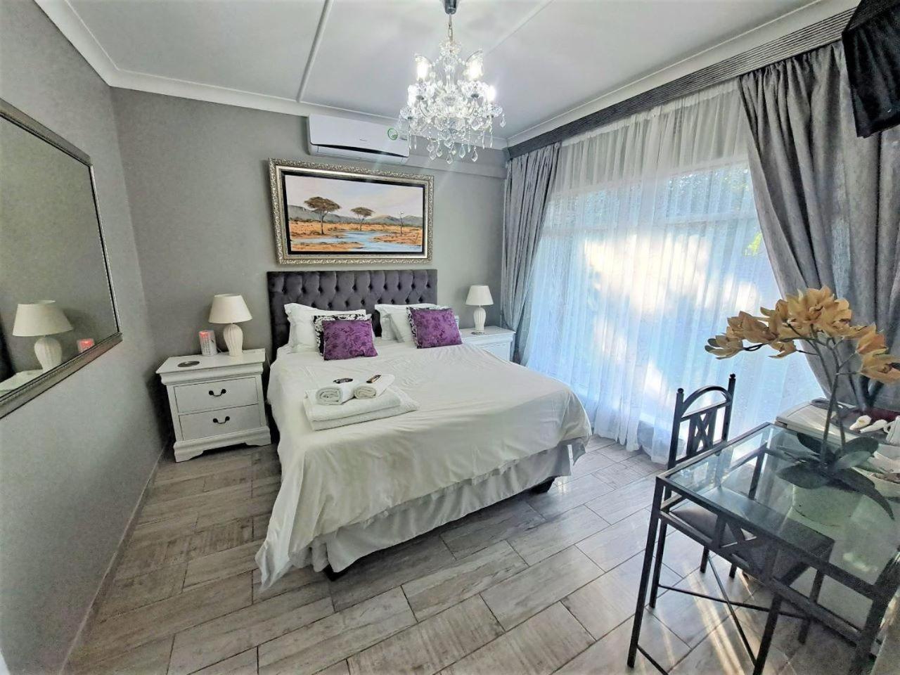 Queen Room - Photo 1