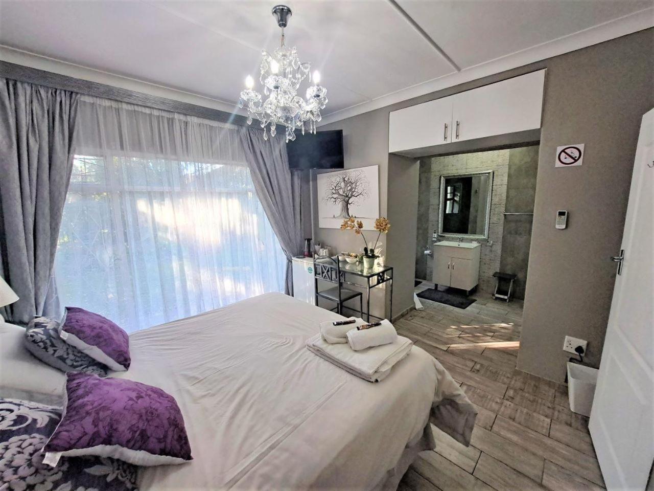 Queen Room - Photo 2