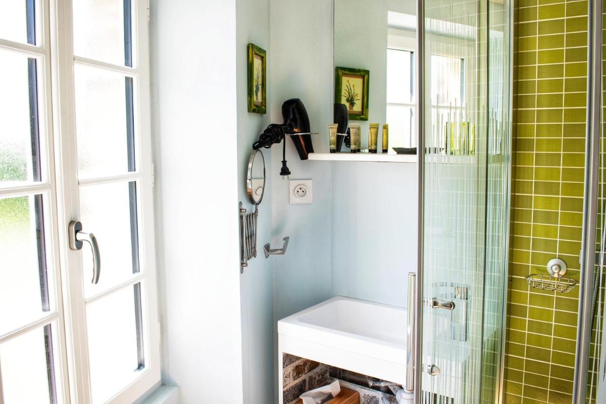 Double Room with Private Bathroom - Photo 5