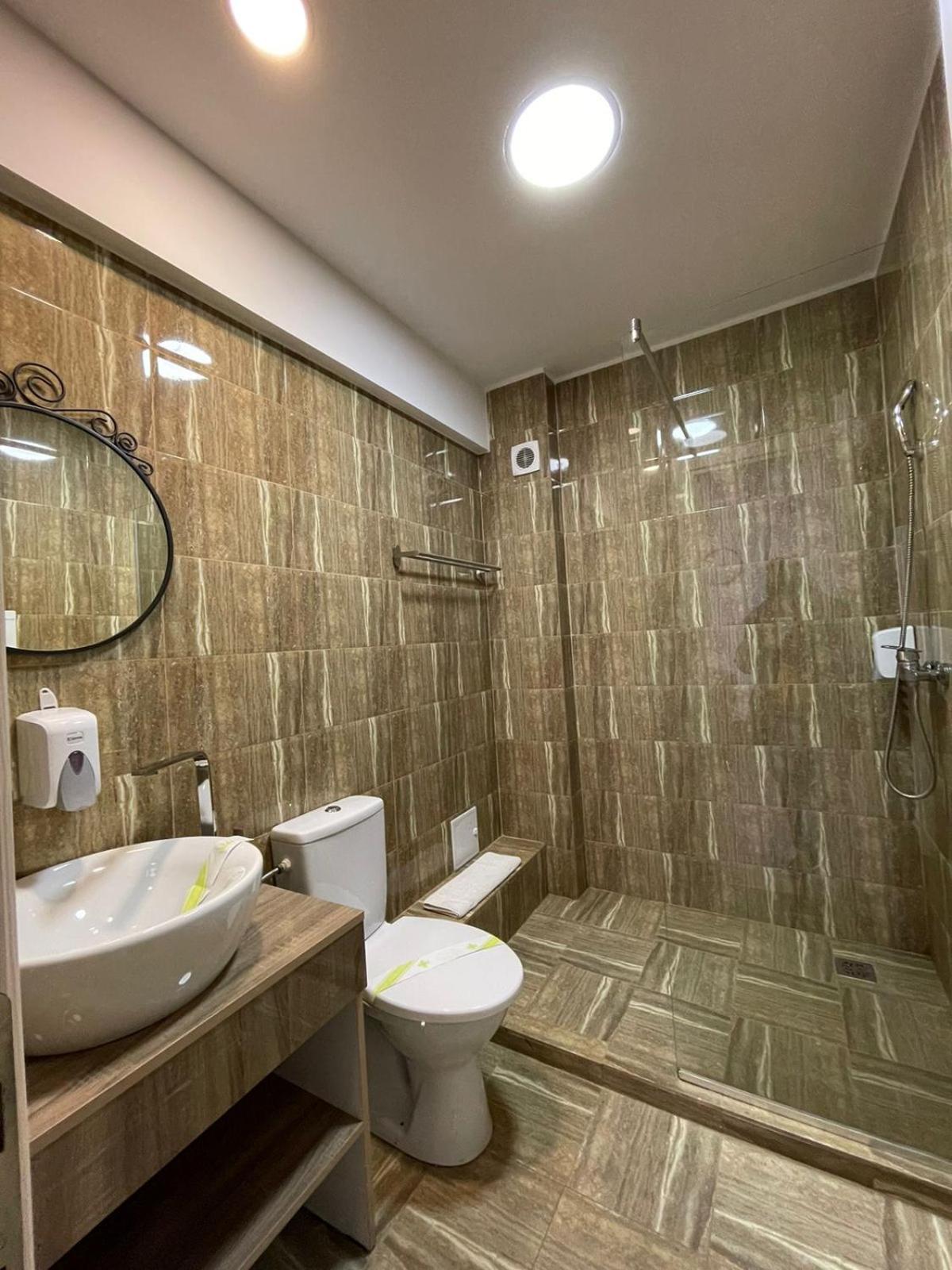 One-Bedroom Apartment - Photo 6