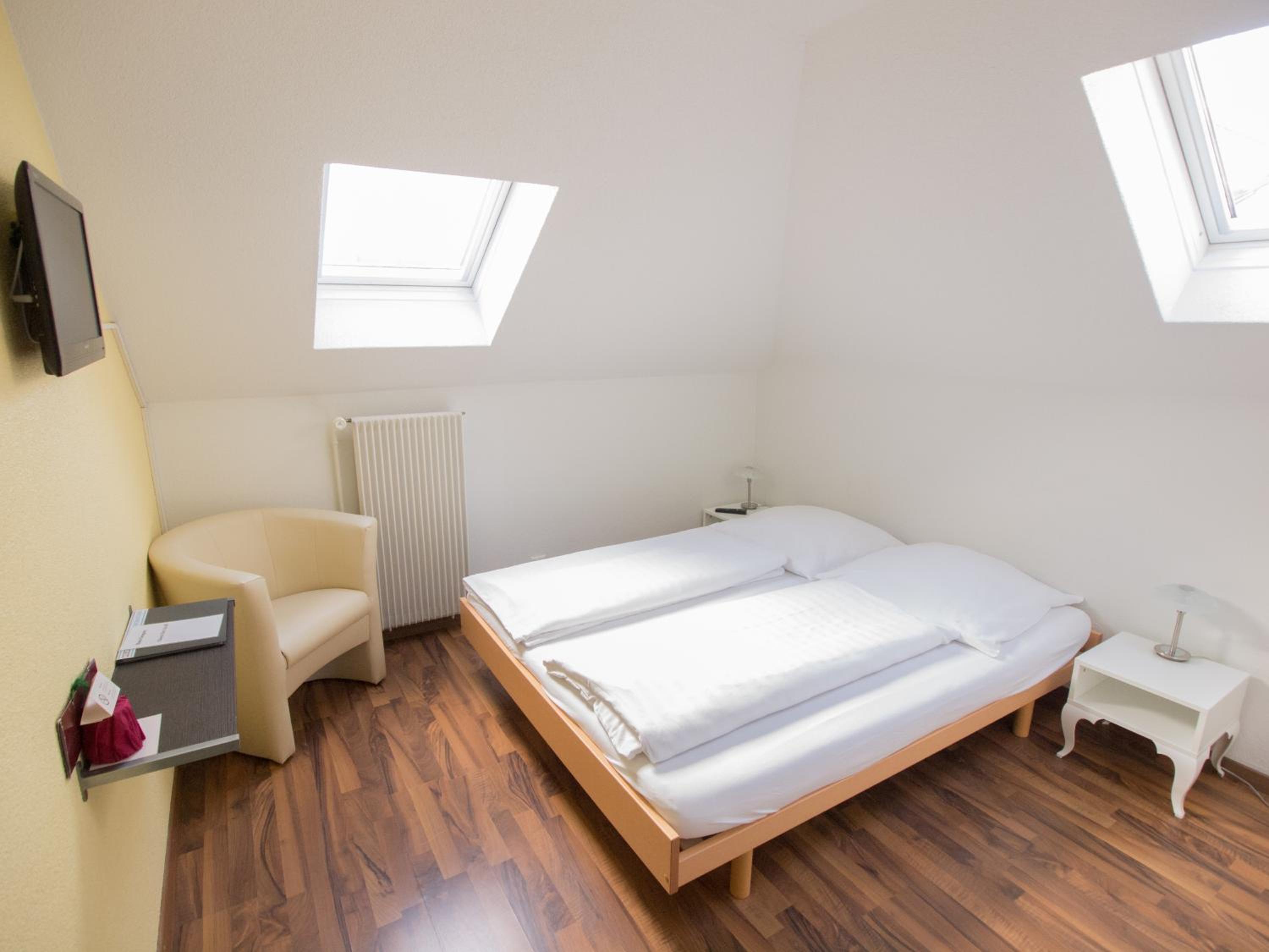 Standard Double Room with Internal Private Bathroom - Photo 1