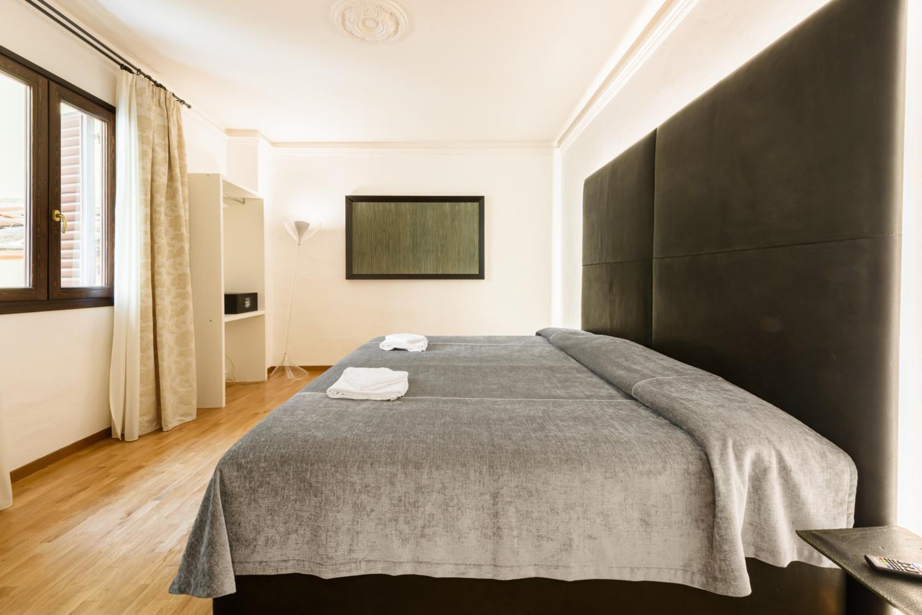 Executive Suite thumbnail 5