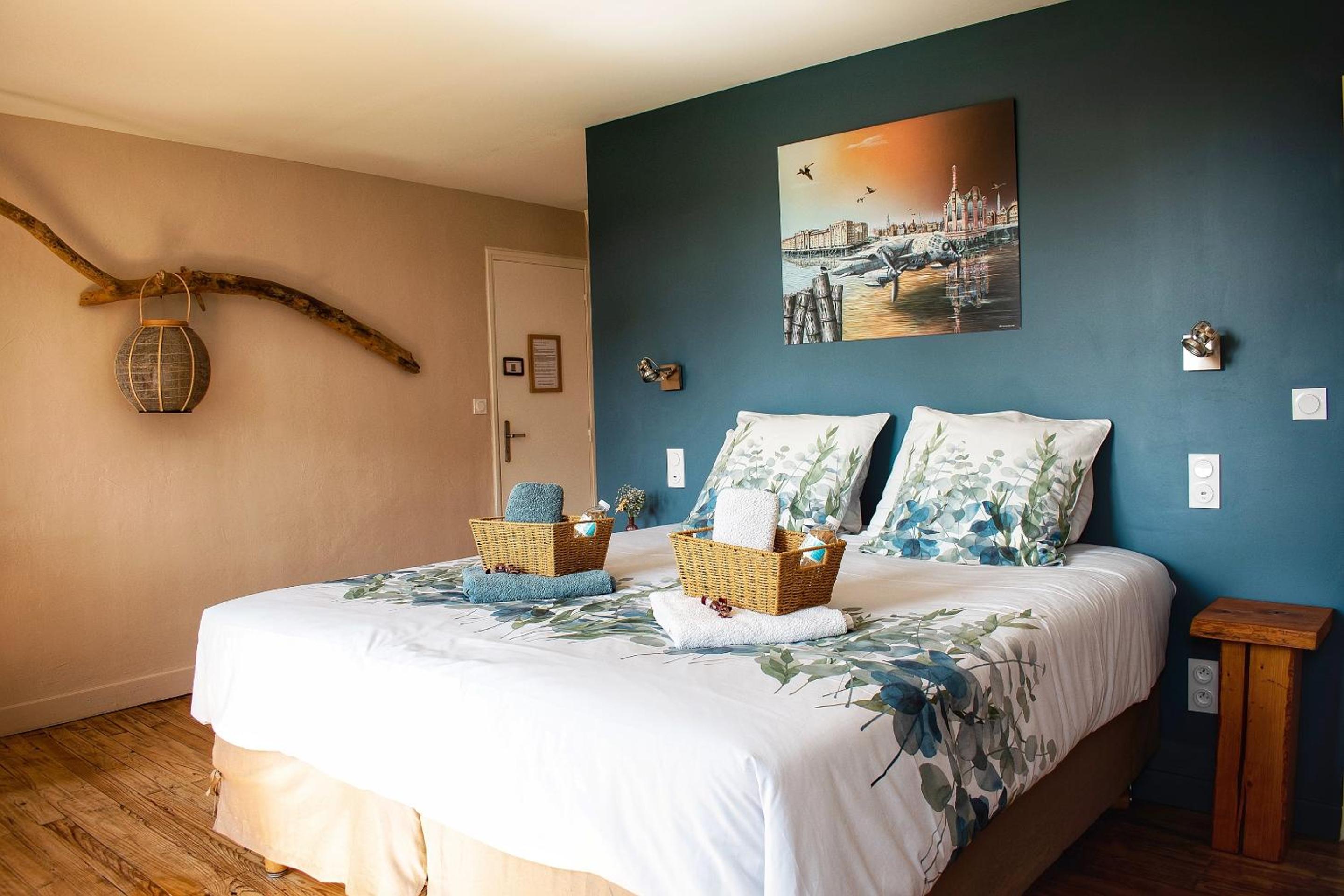 Deluxe Double Room with Shower