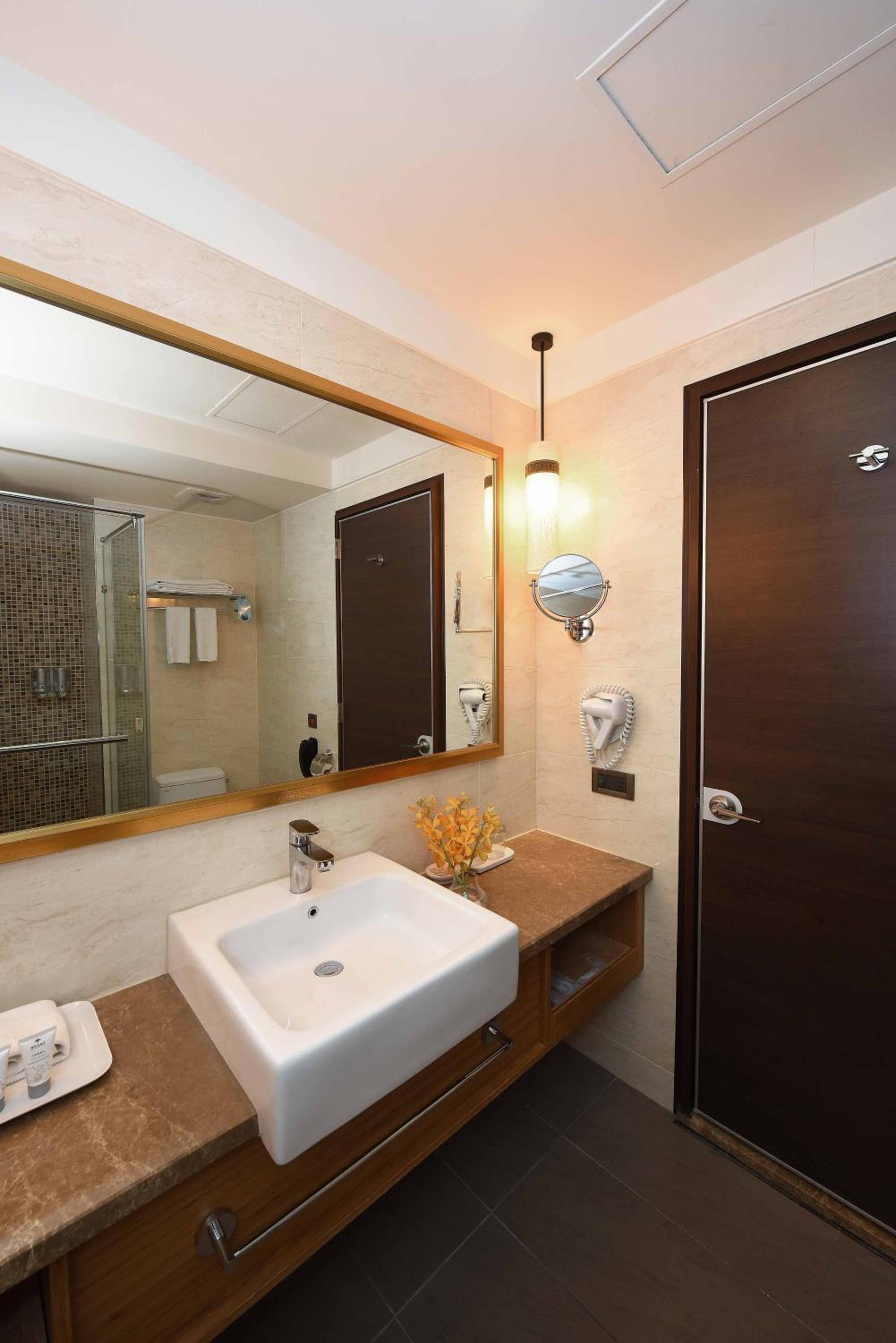 Standard Twin Room - Photo 5