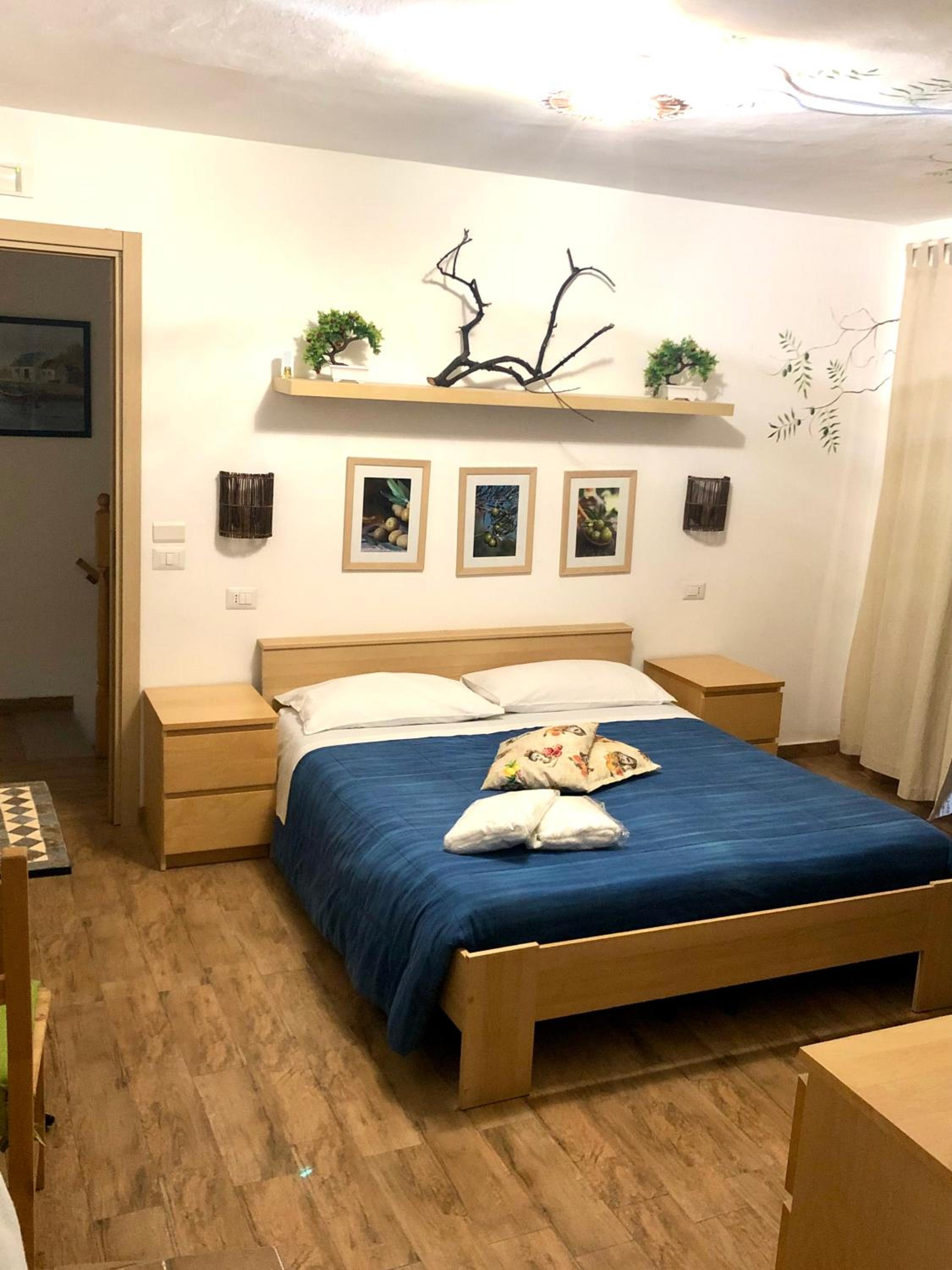 One-Bedroom House photo 1