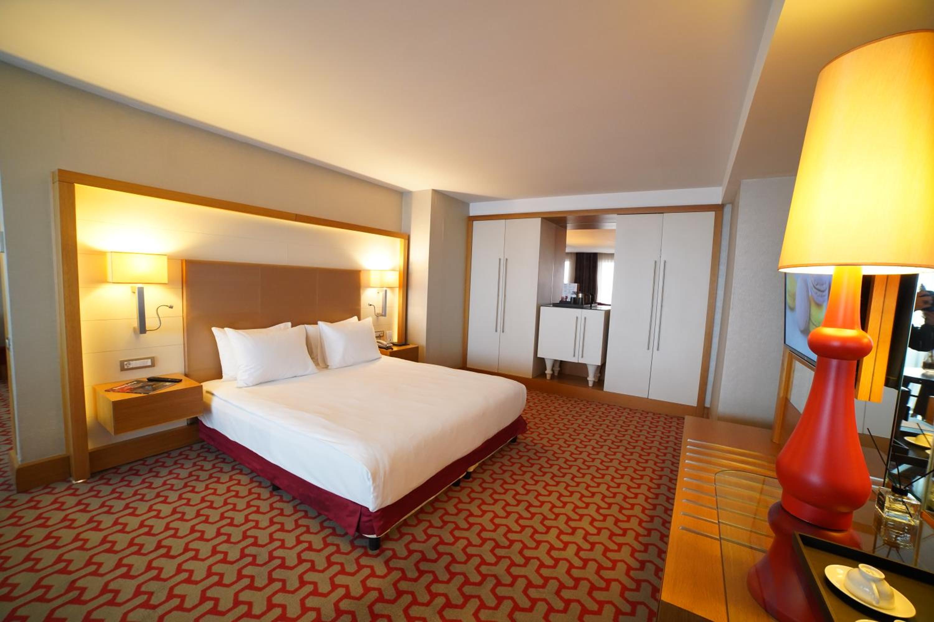 One-Bedroom Suite