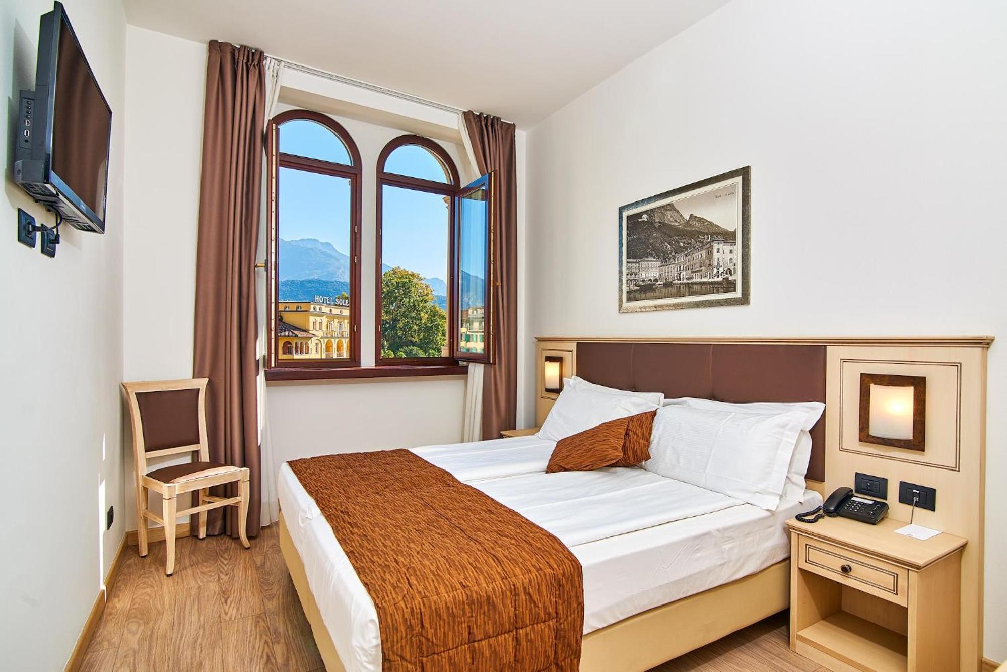 Superior Double or Twin Room with Lake View