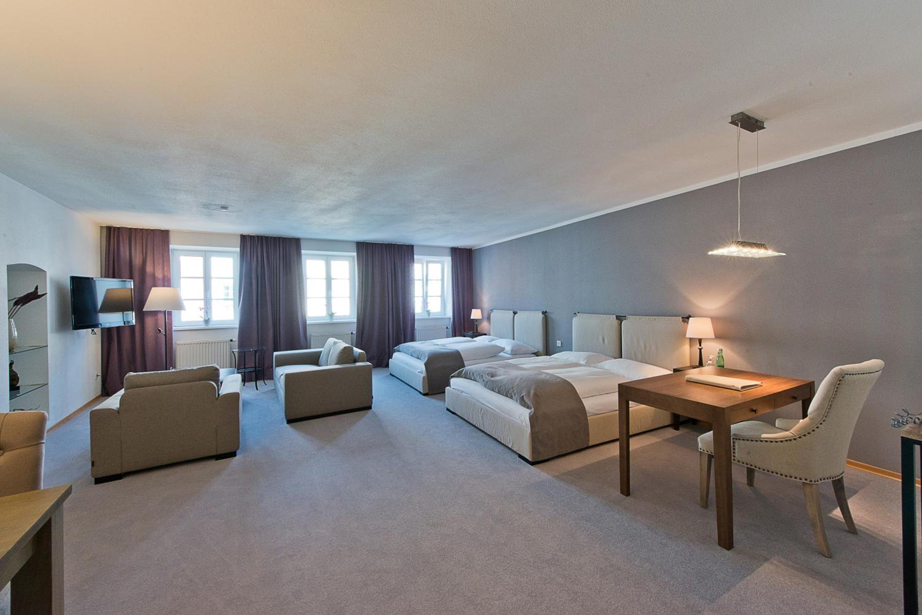 Deluxe Family Room photo 2