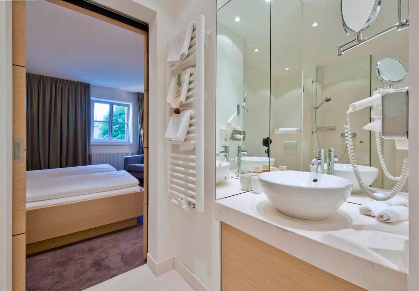 Business Double Room - Photo 3